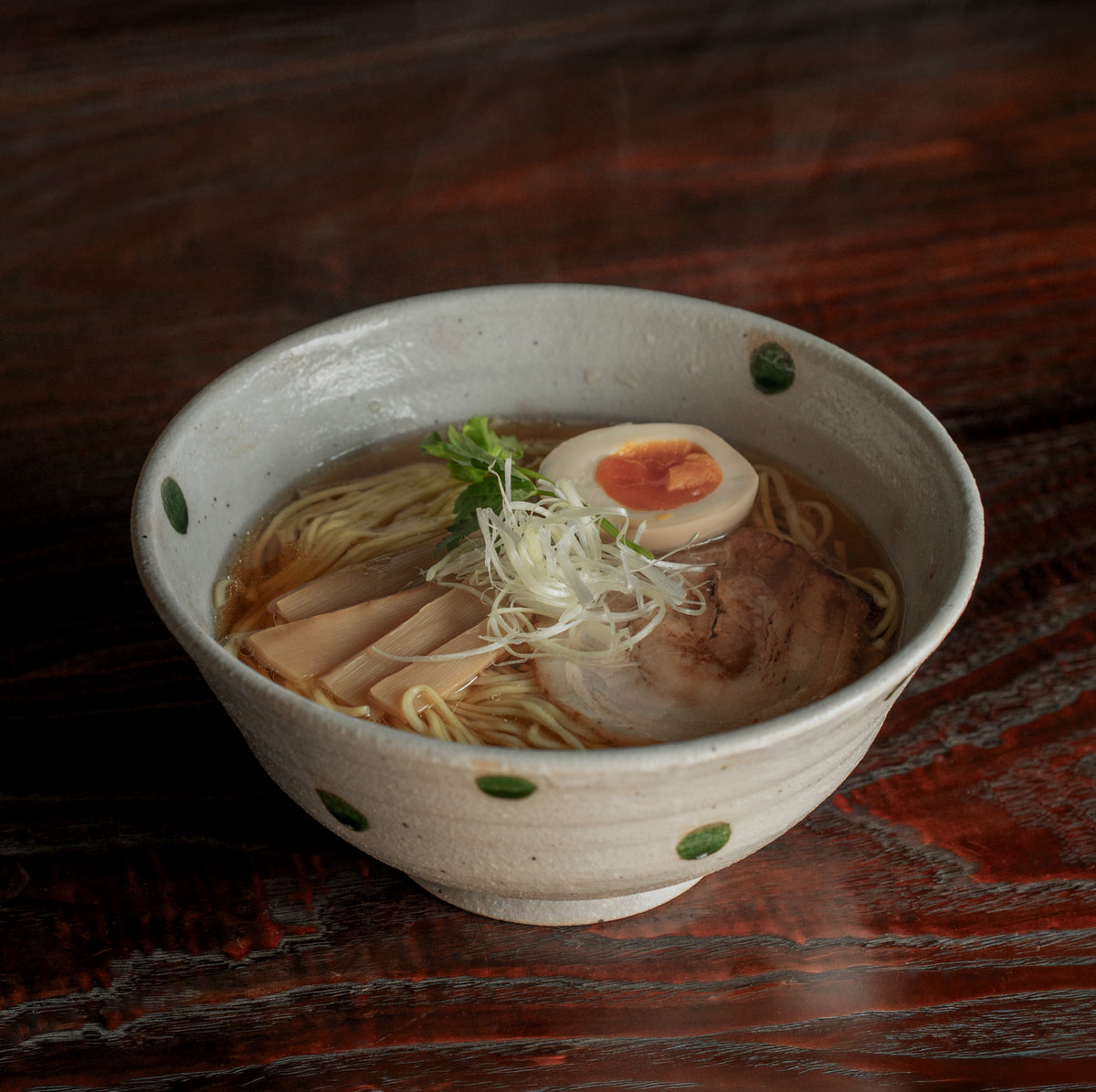 Tazón de ramen con estampado de lunares verdes de 7,7 pulgadas