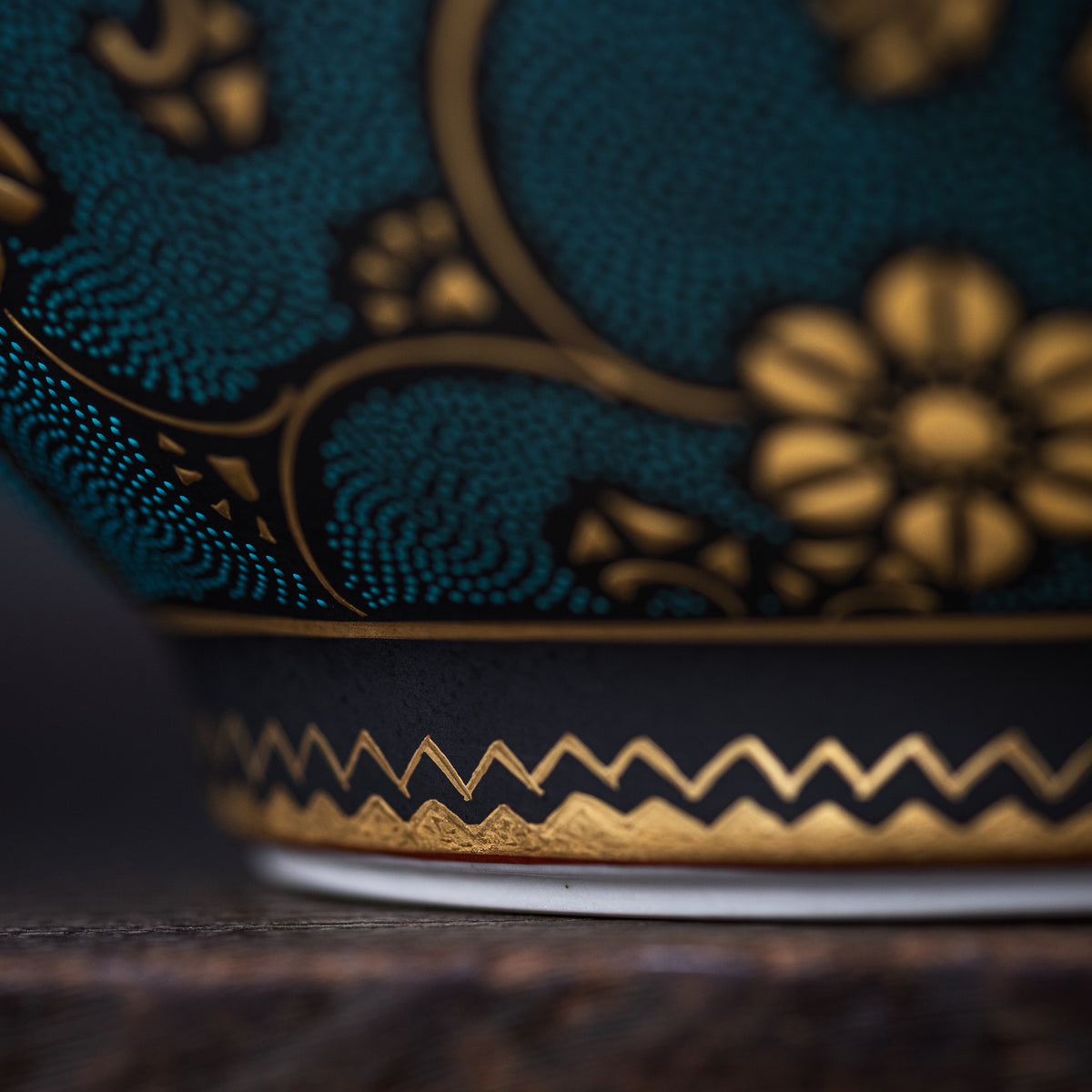 Morikin Floral Arabesque Aochibu Ovale Vase