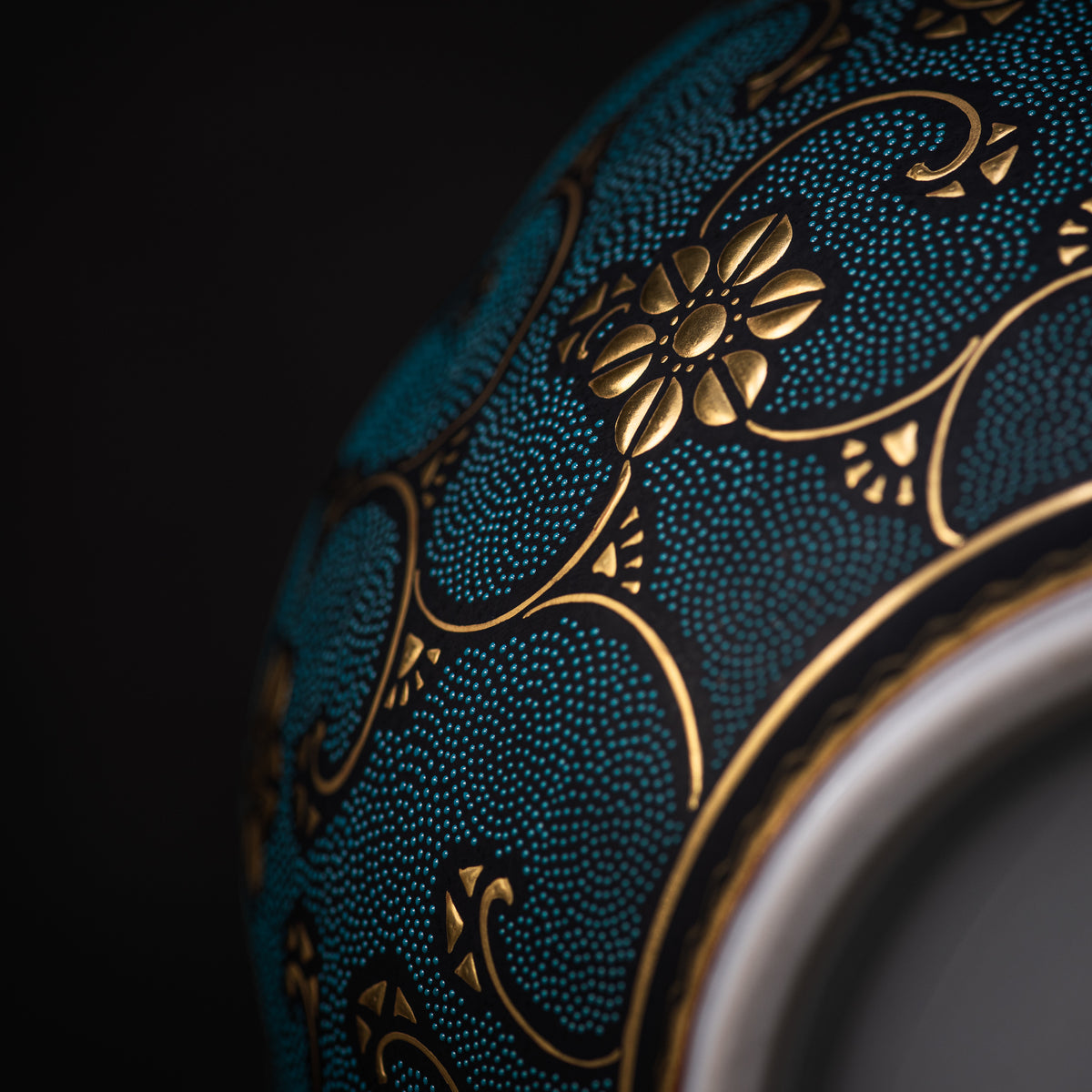 Morikin Floral Arabesque Aochibu Ovale Vase