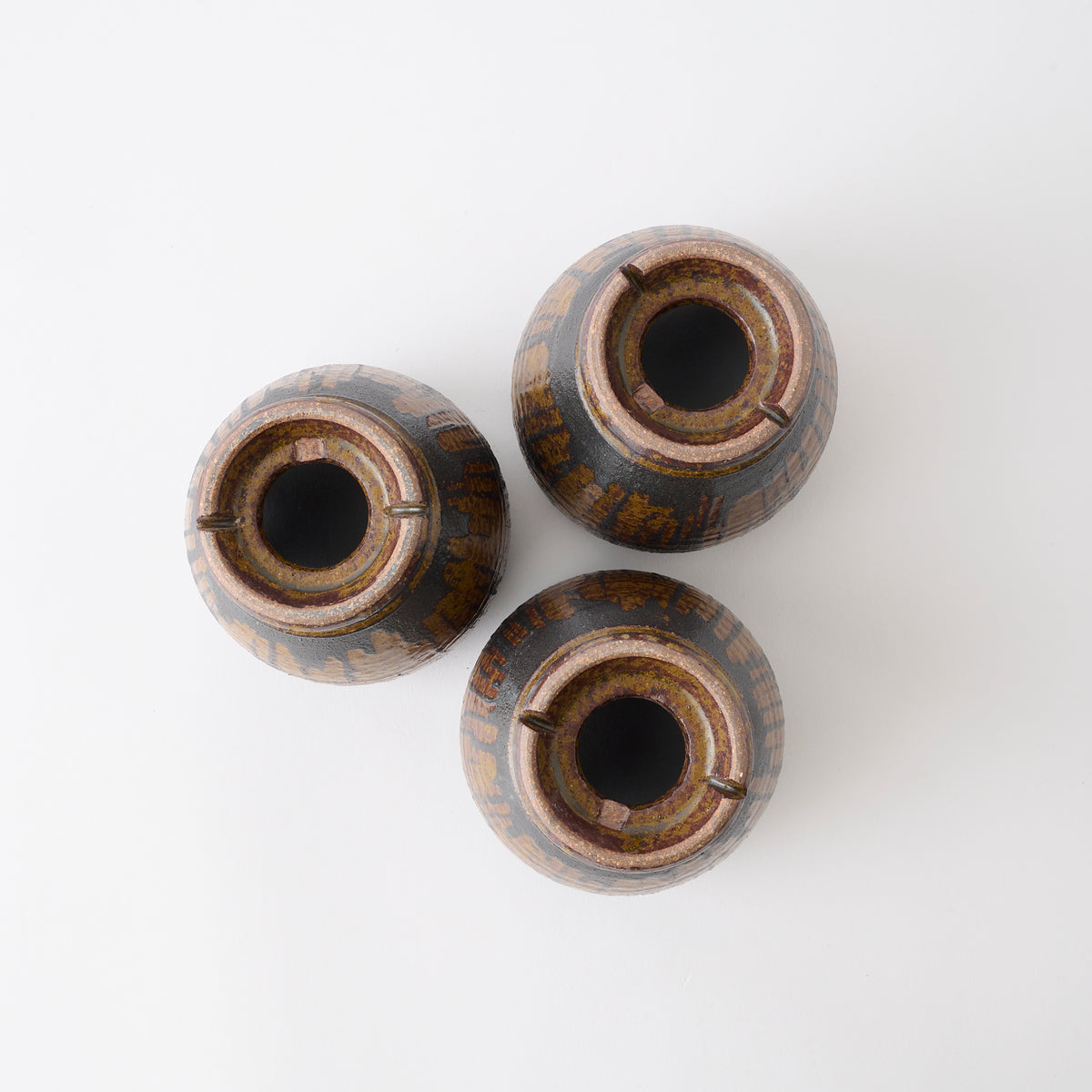 Chalaza Cracked Rim Brown Inlay on Black Plant Pot 3.7 In