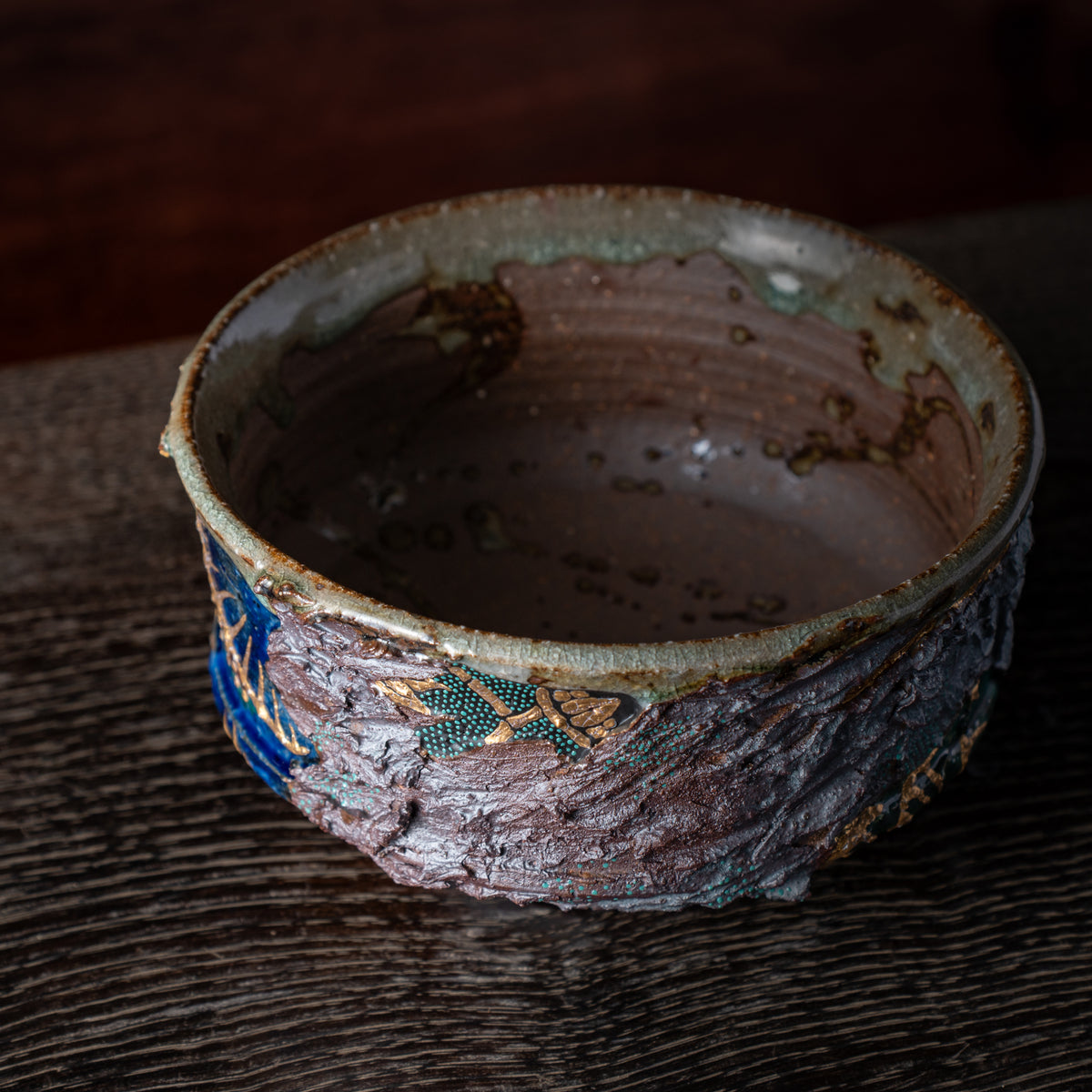 Gold Sayagata Flared Plant Pot