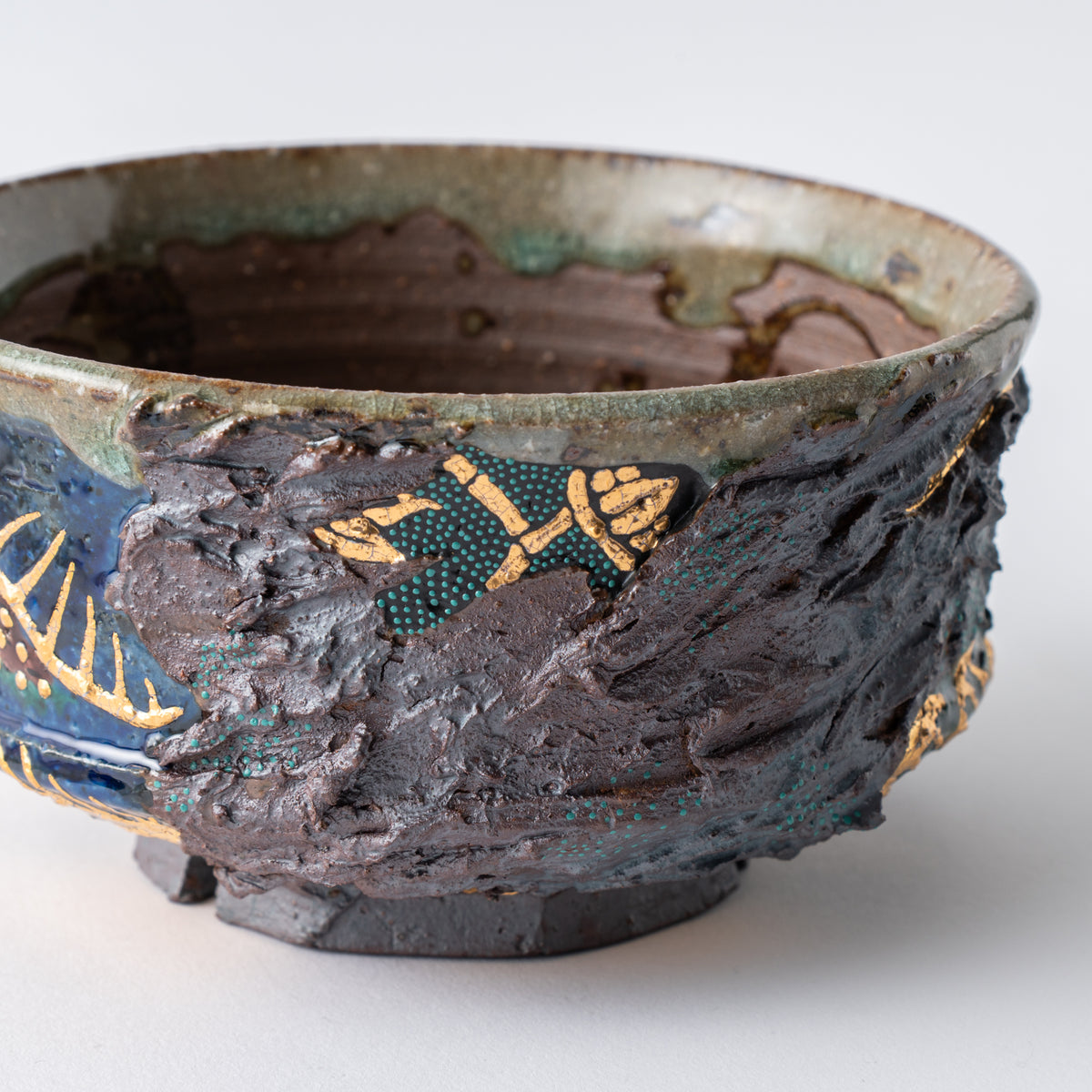 Gold Sayagata Flared Plant Pot