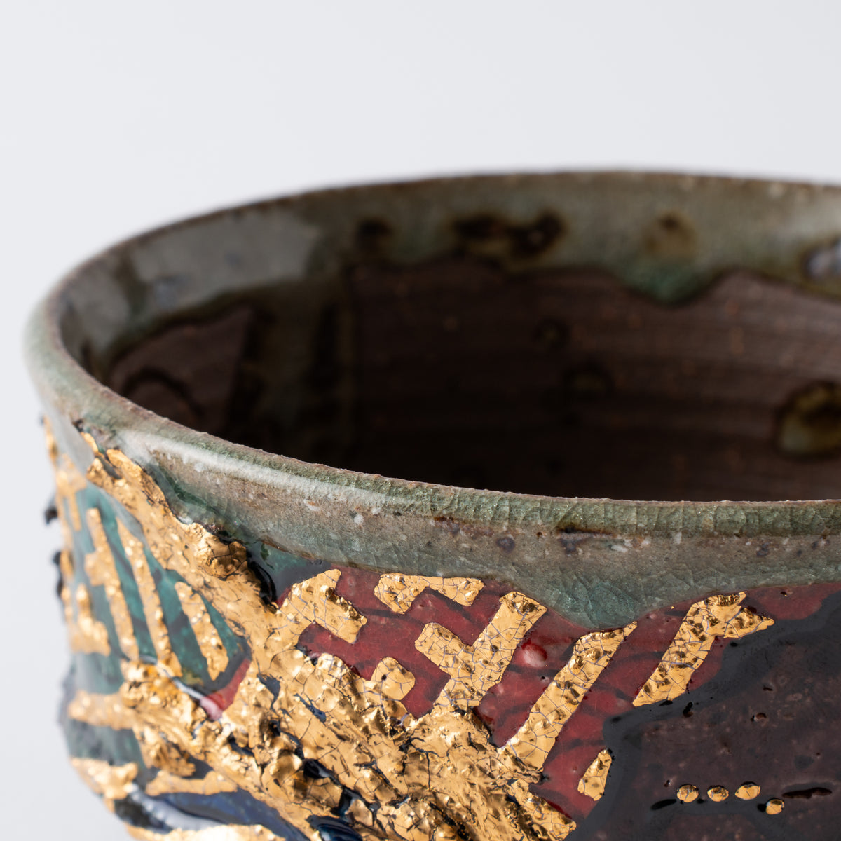 Gold Sayagata Flared Plant Pot