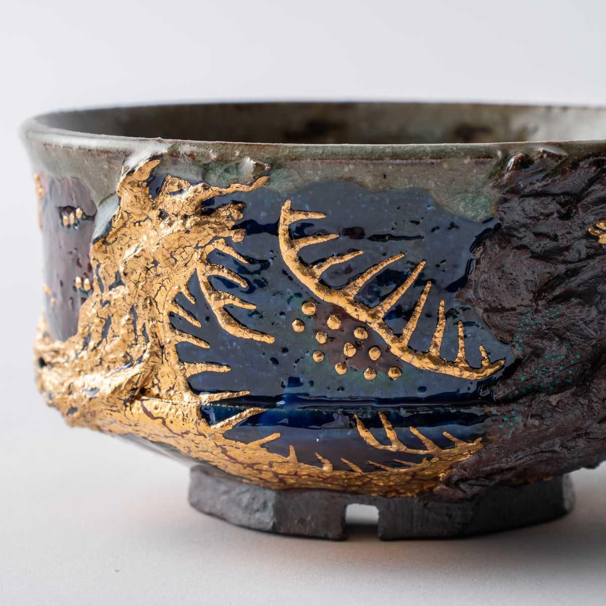 Gold Sayagata Flared Plant Pot