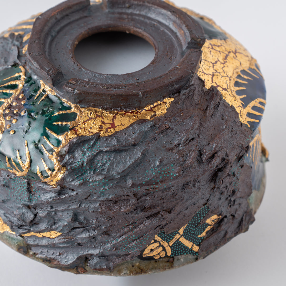 Gold Sayagata Flared Plant Pot
