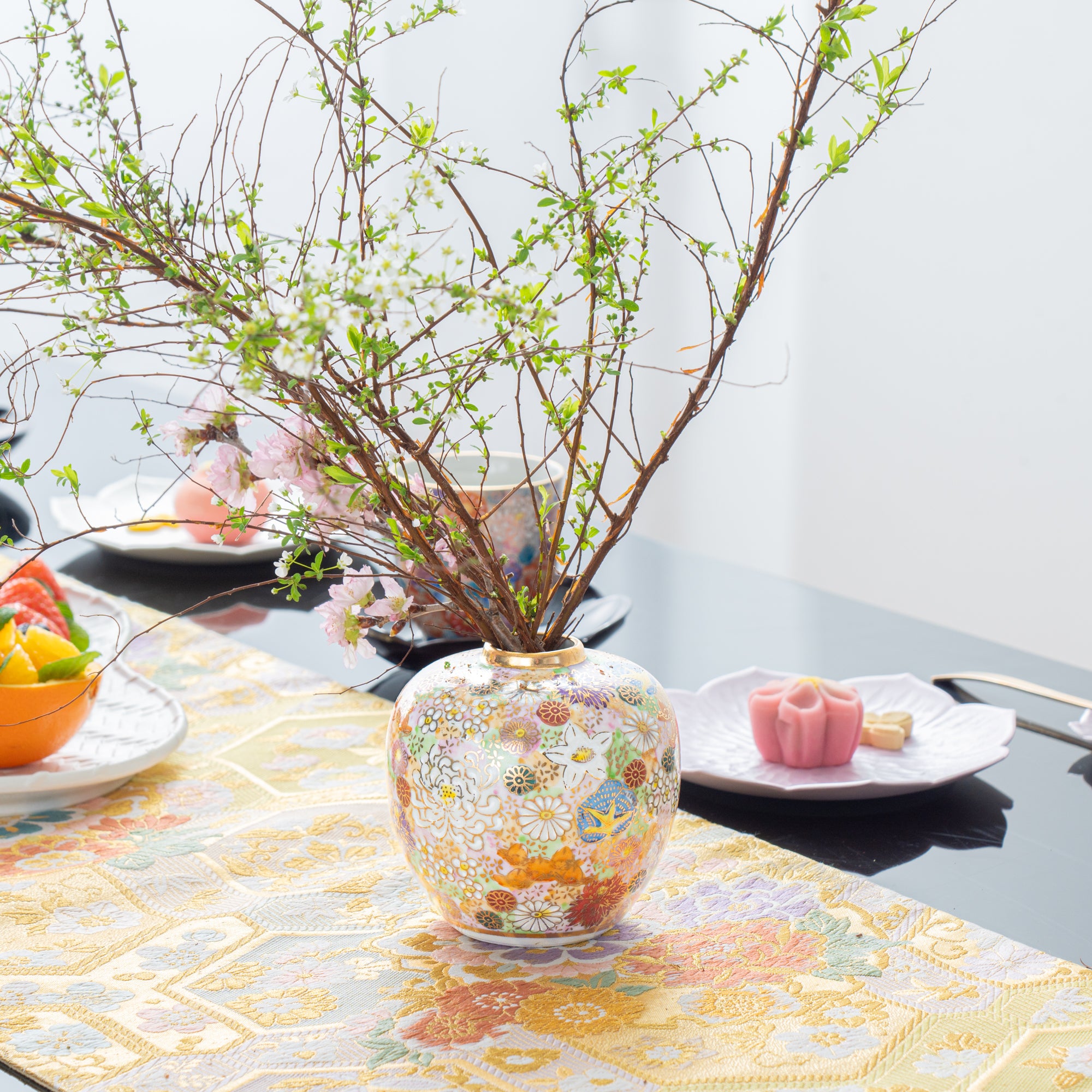 Hanazume Japanese Flower Vase
