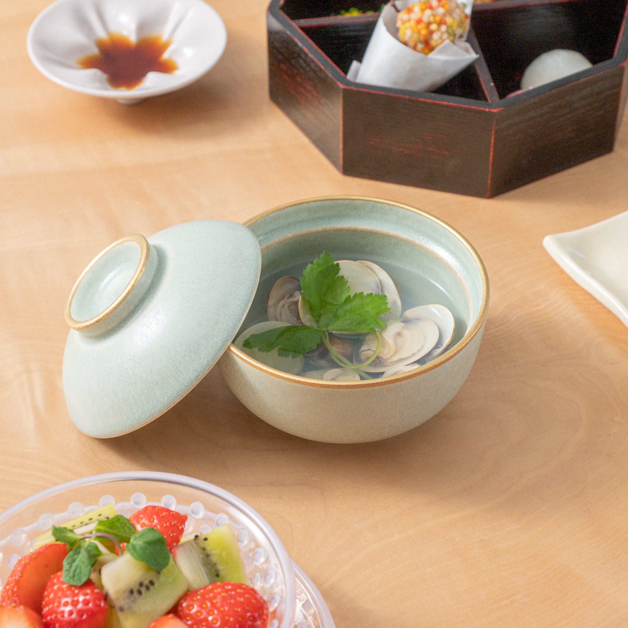 Sui Gold Line Kobachi Small Bowl with Lid