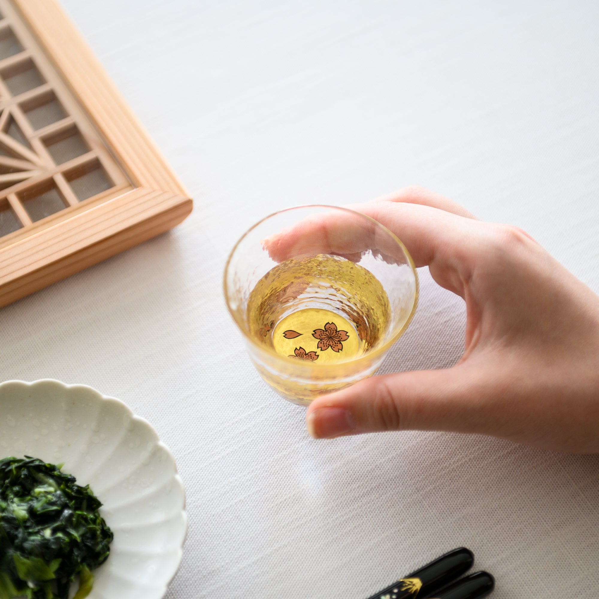 Taza de sake Sakura Maki-e Guinomi