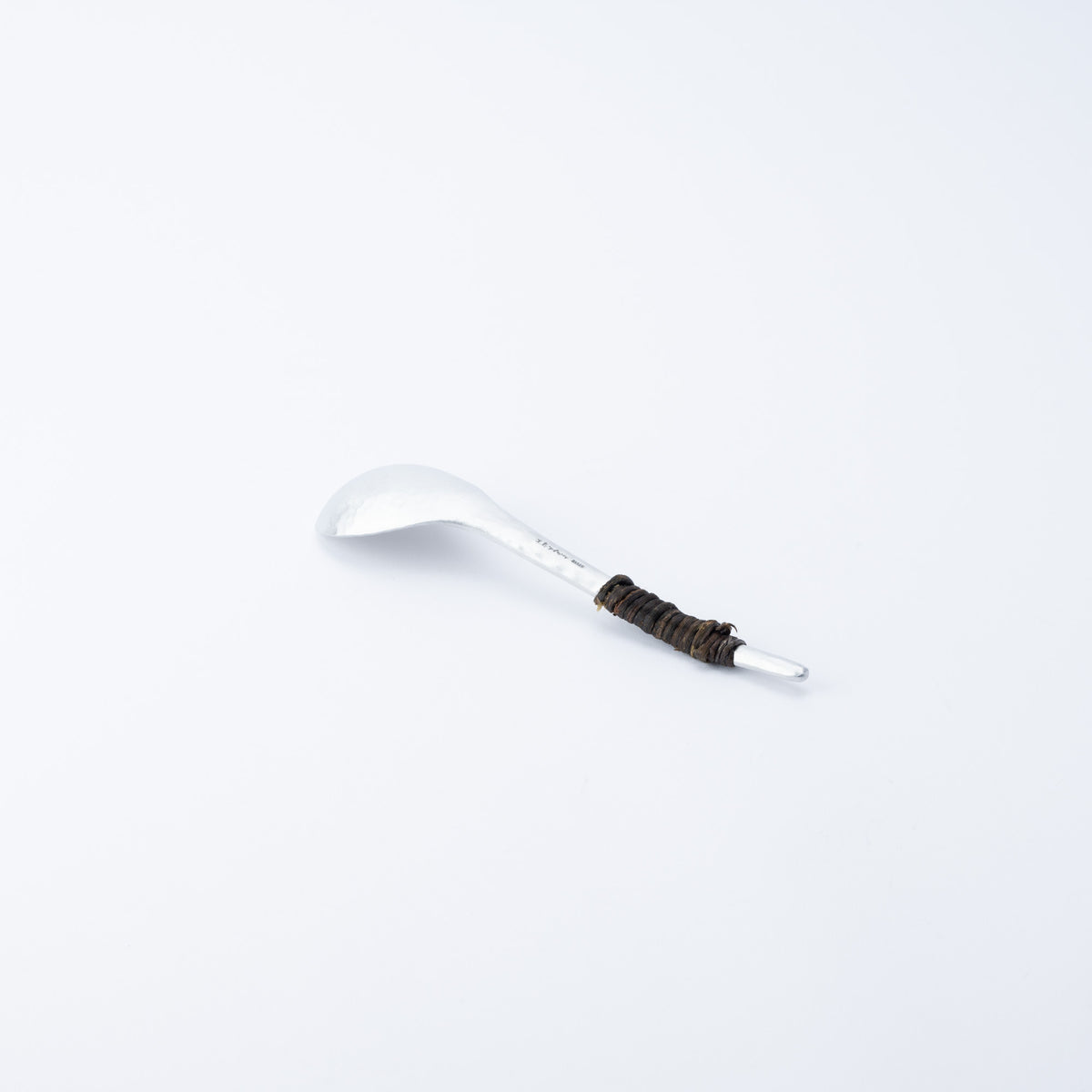 Cuchara para servir de aluminio martillado