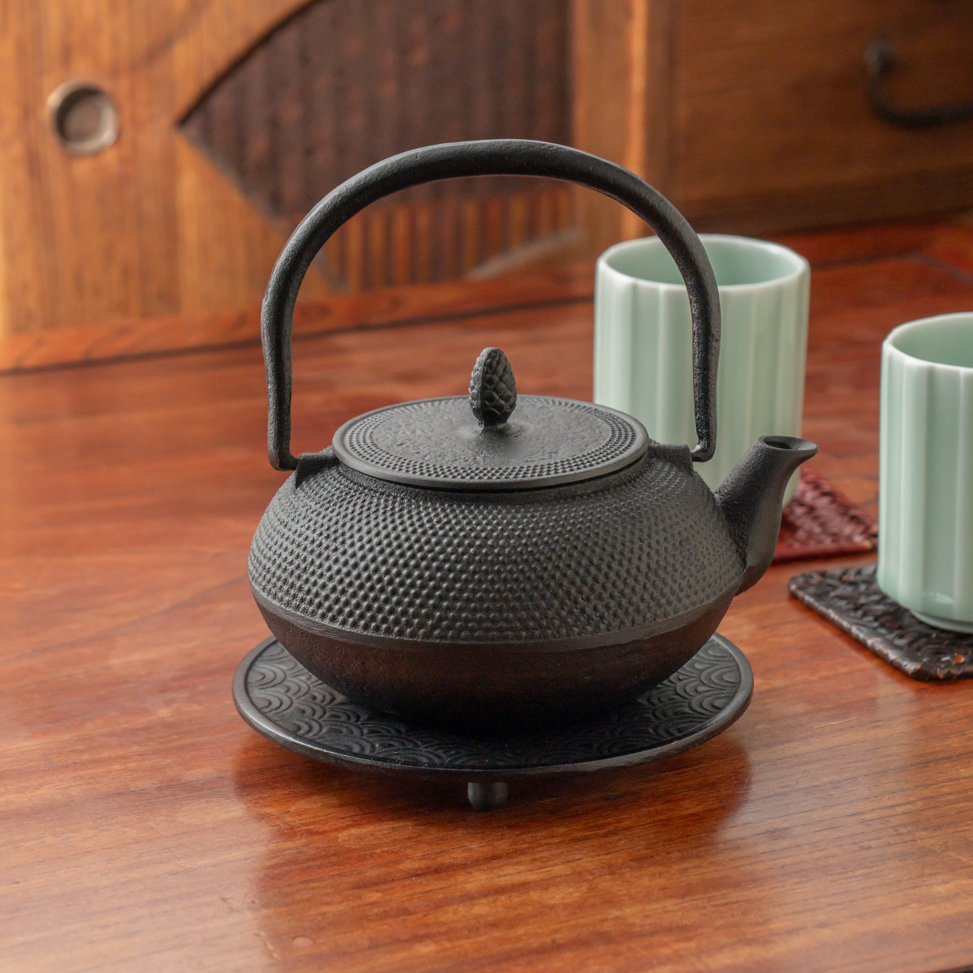 Arare Cast Iron Kettle 20.3 fl oz