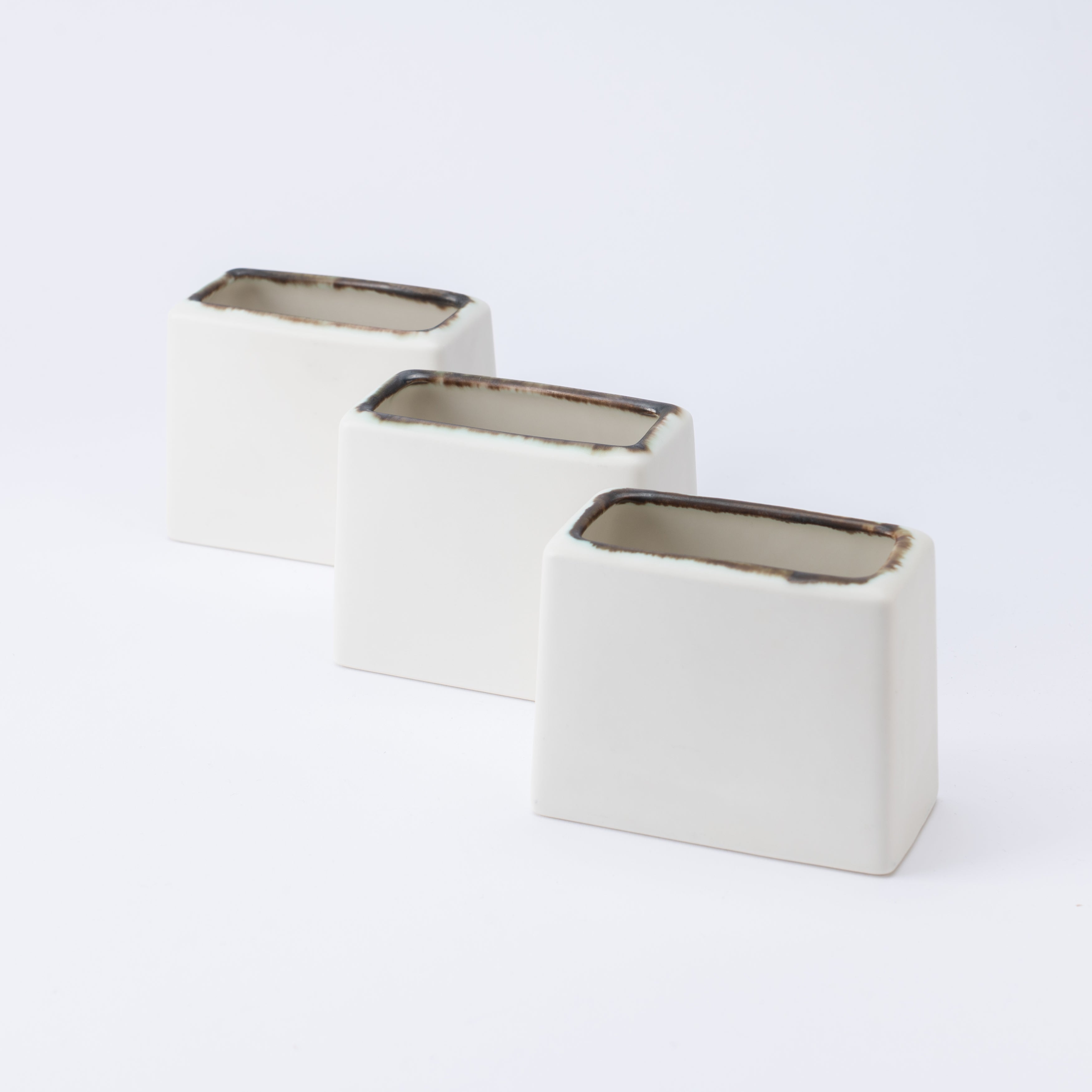 Porta utensilios rectangular con esmalte terroso