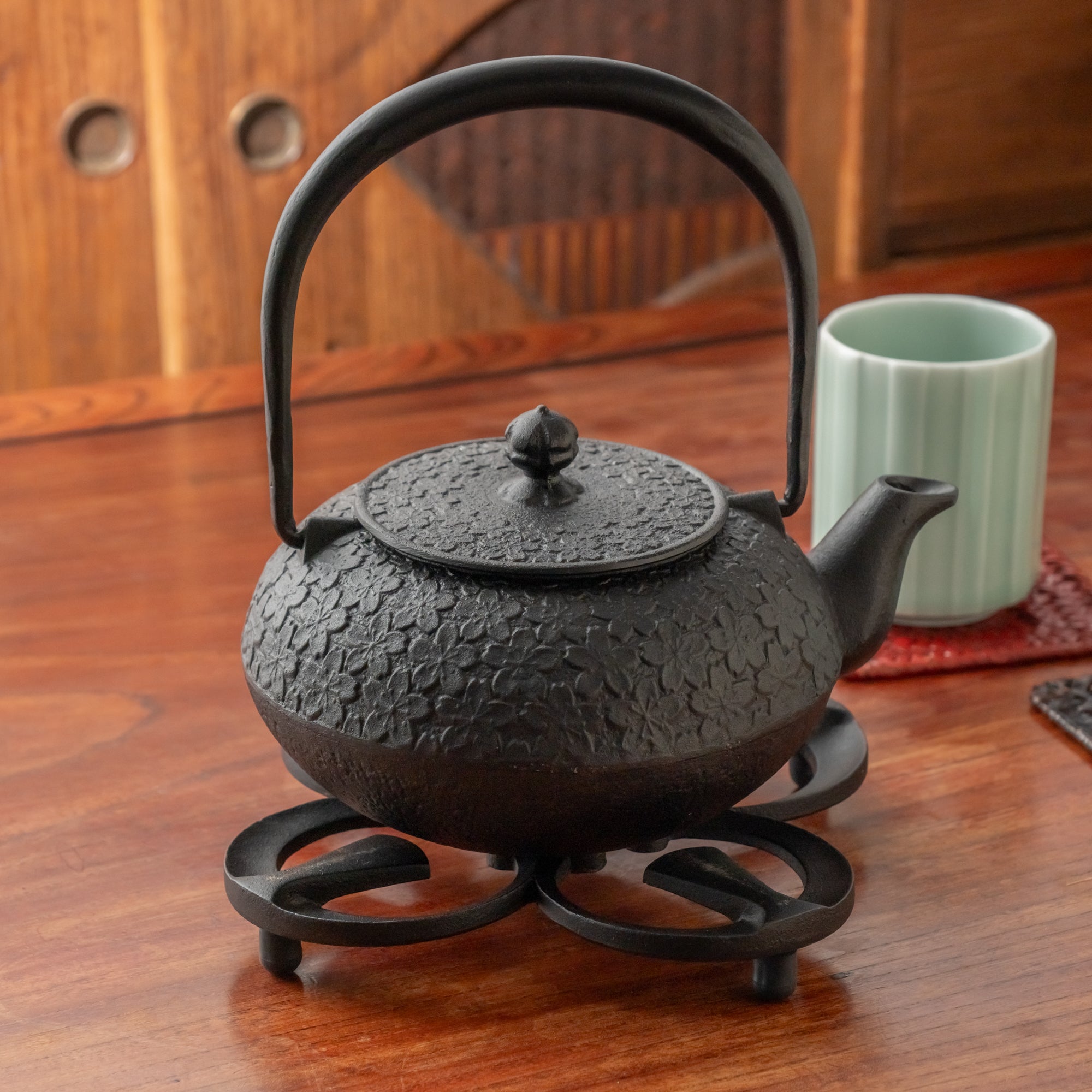 Sakura Cast Iron Kettle 33.8 fl oz