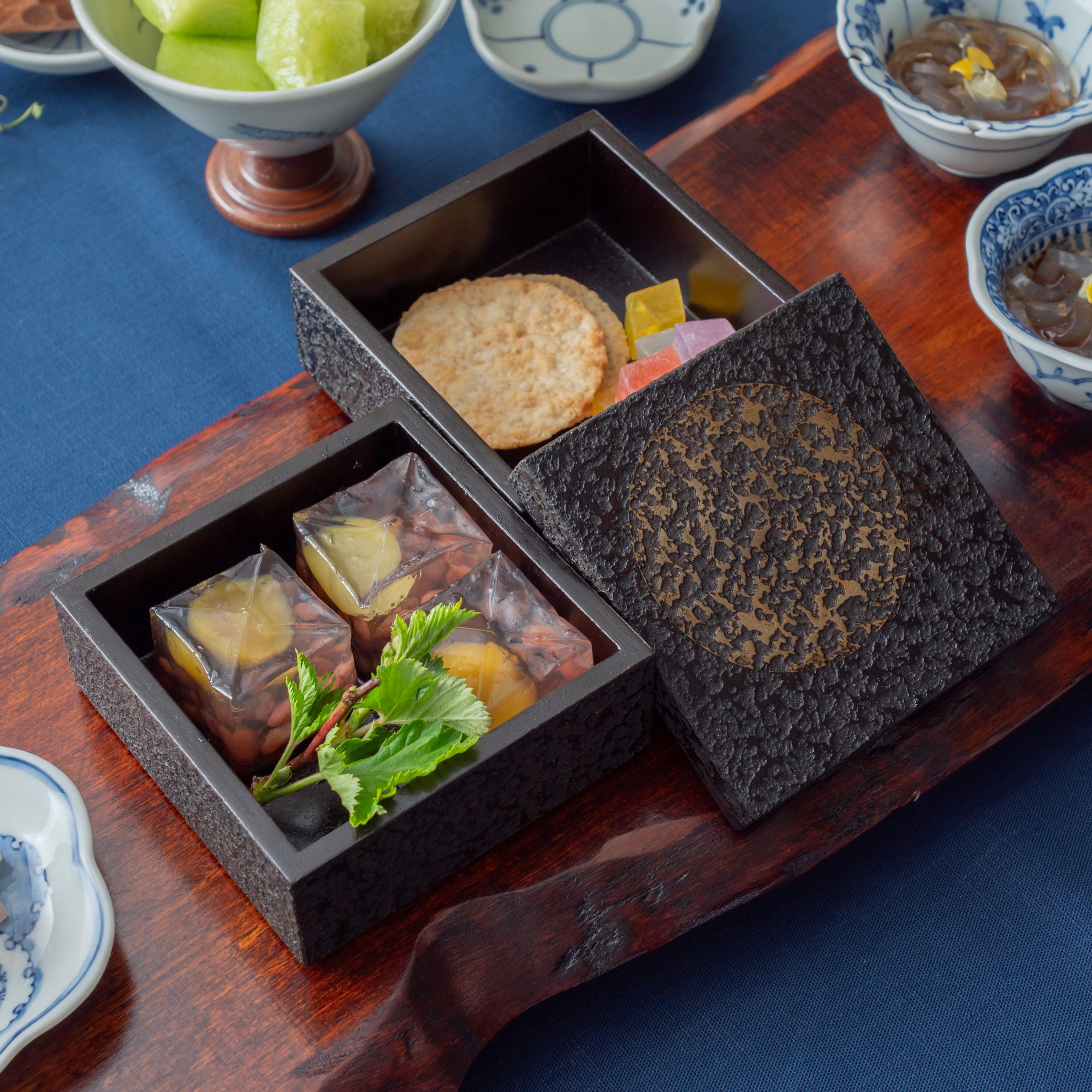 Full Moon Designed Two Tiers Square Jubako Bento Box