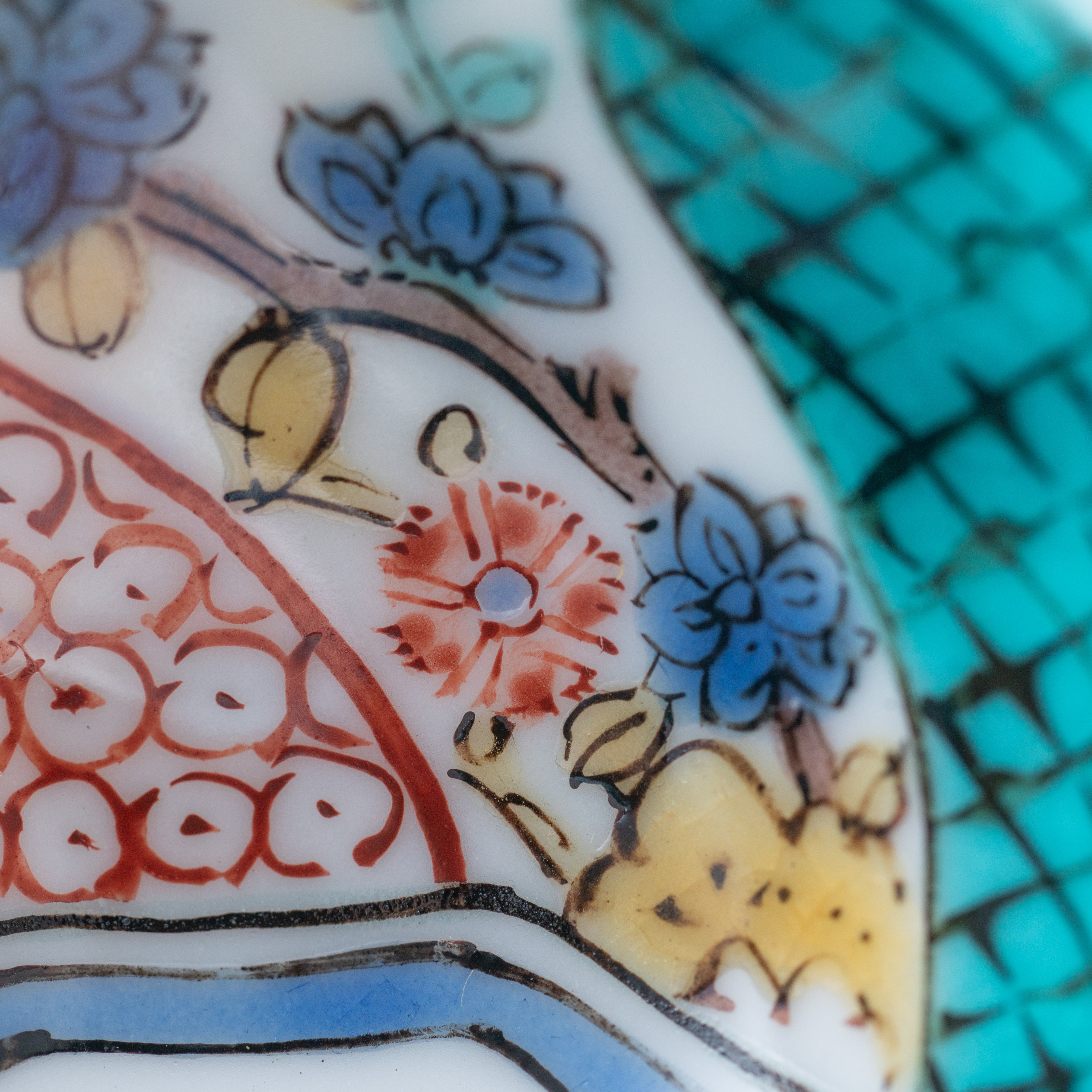 Mitsui Tamekichi Colored Flower Patterns Sake Set