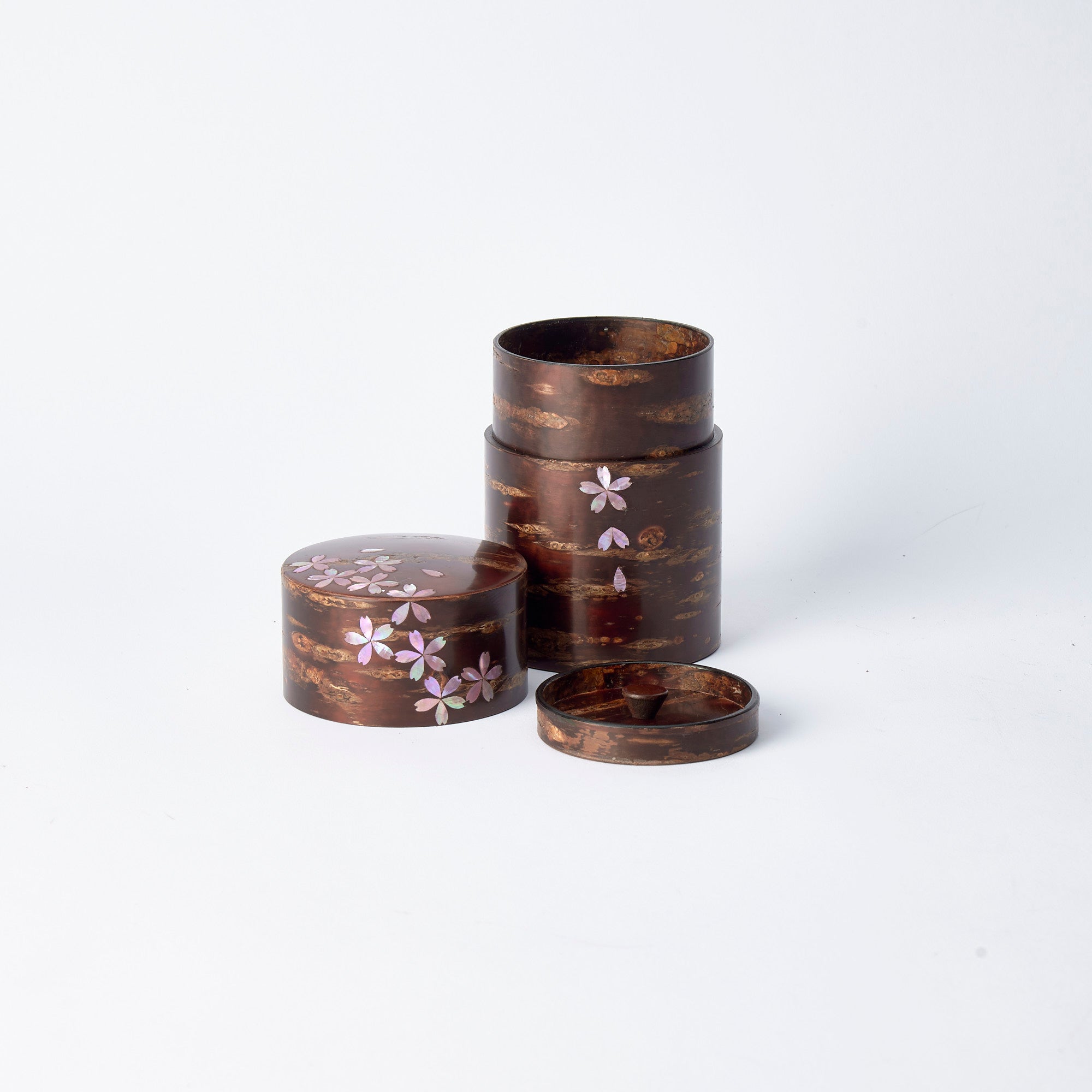 Recipiente para té Sakura Fubuki con incrustaciones de concha rosa