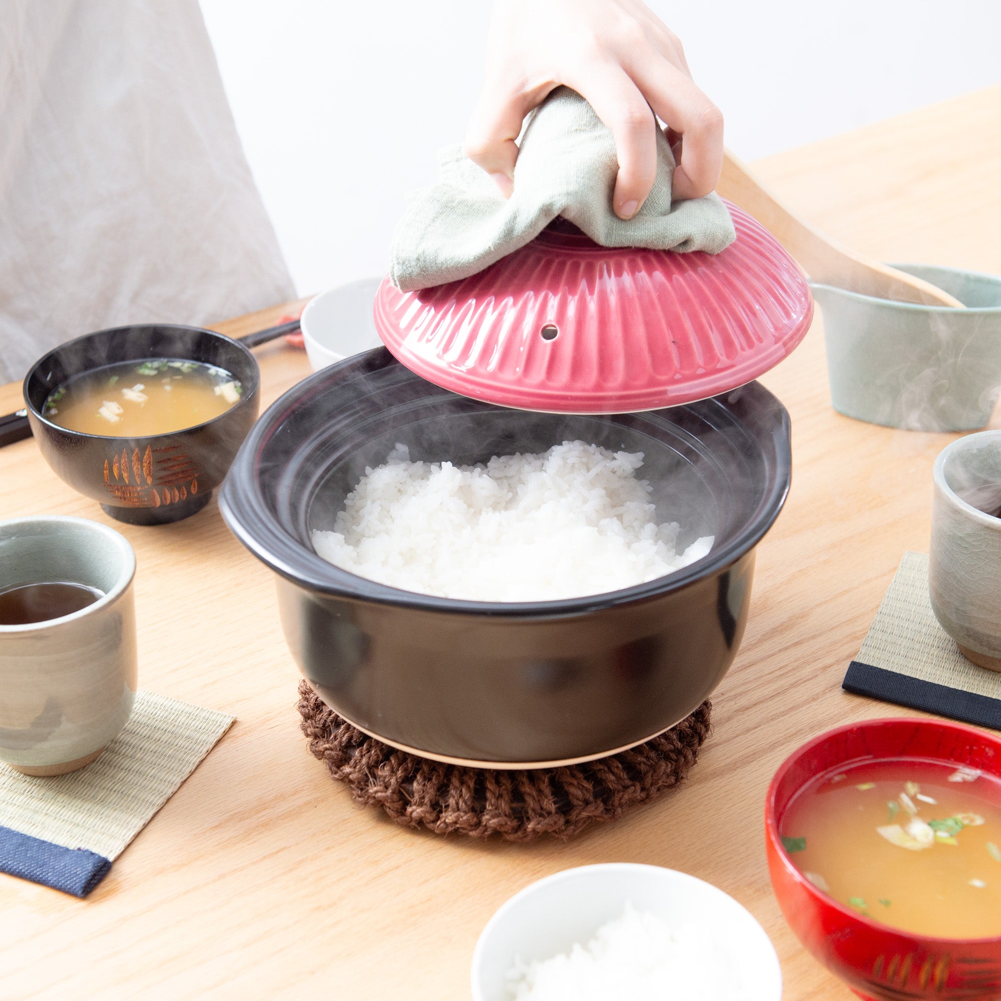 Kikka Pink Chrysanthemum Donabe Rice Cooker 3 Rice Cooker Cups (3 Gou)