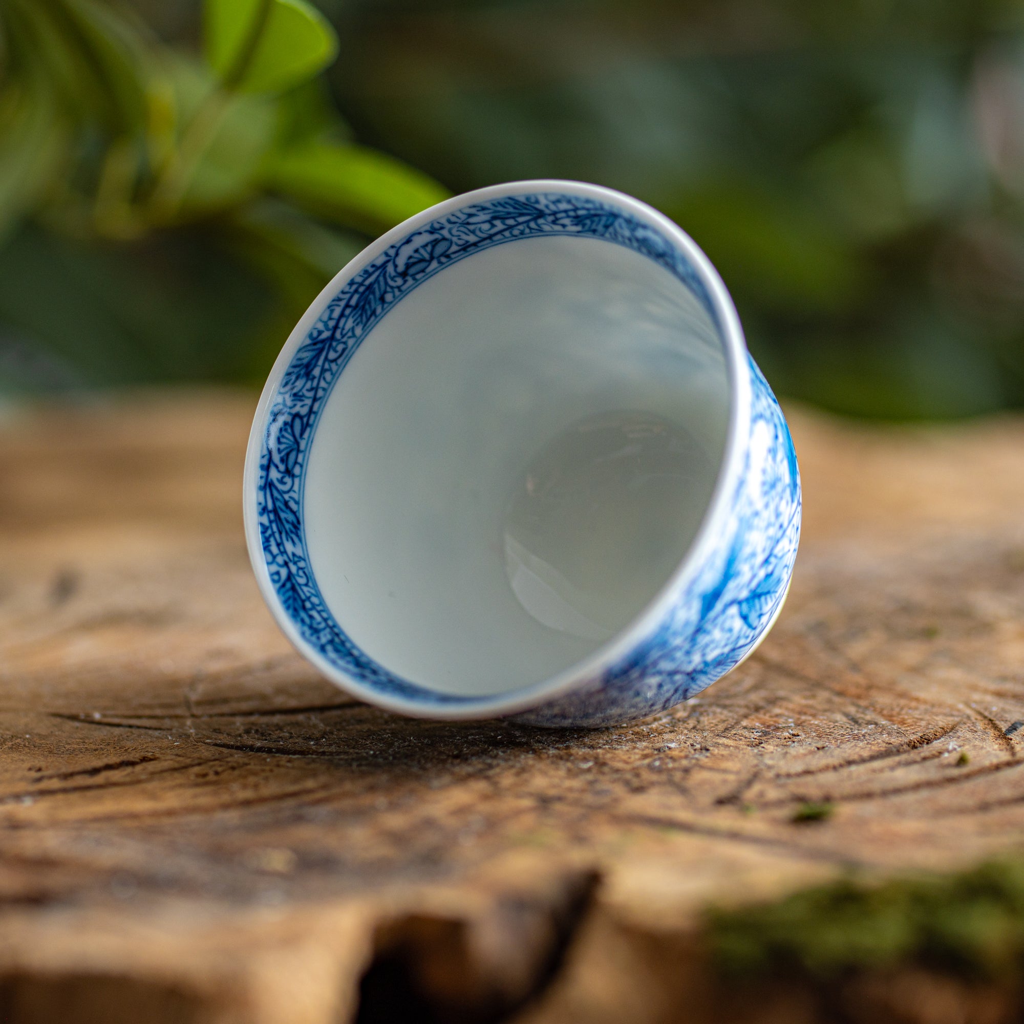 Juego de sake con estampado de peonías arabescas