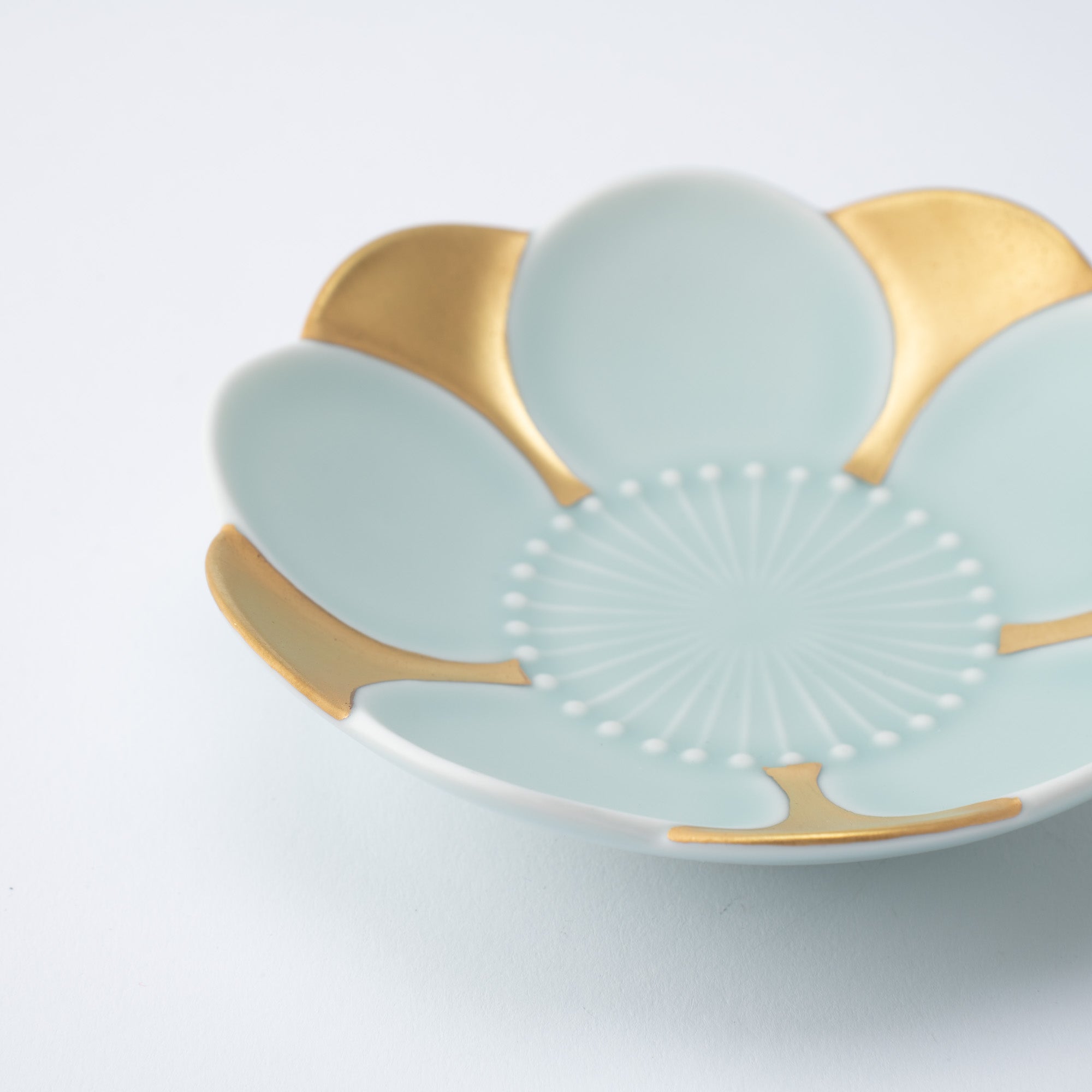 Moist Gold Plum Blossom Sauce Plate