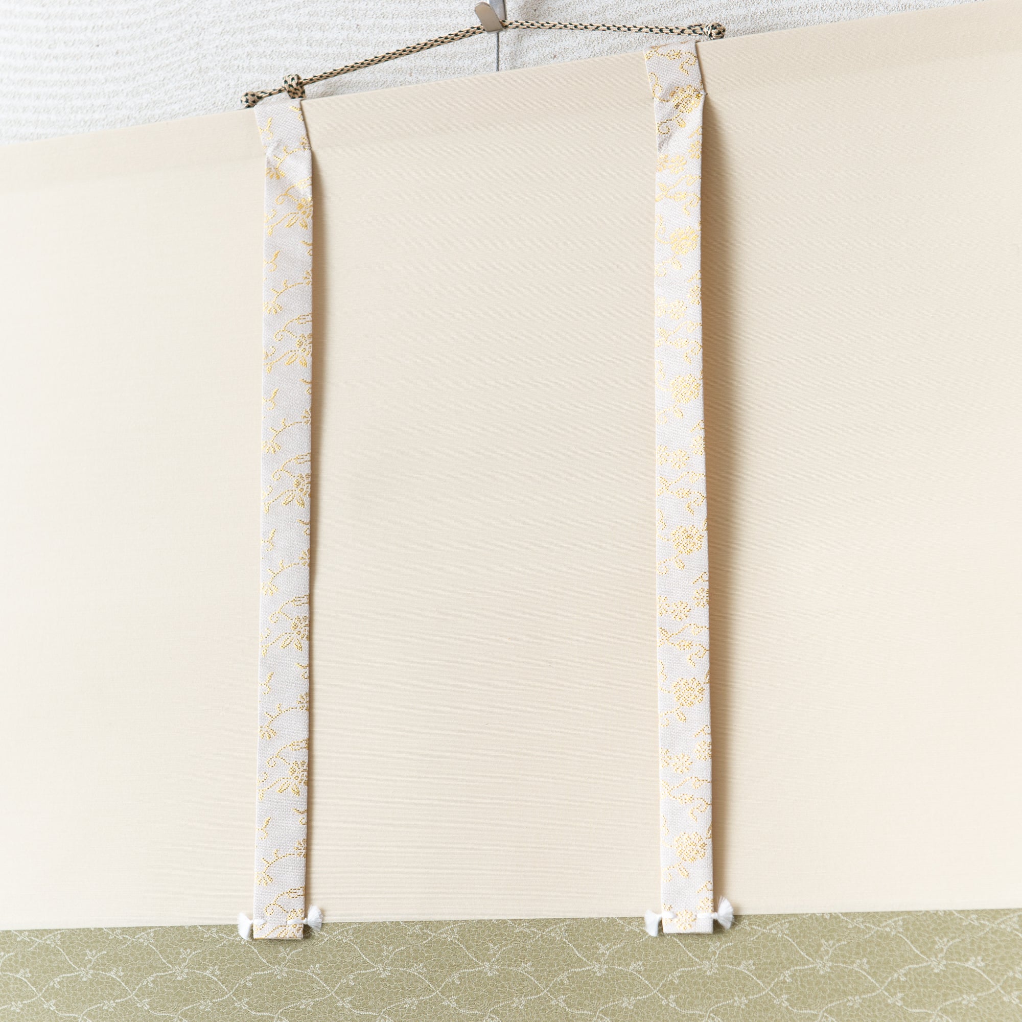 Warbler Among Plum Blossoms Kakejiku Hanging Scroll