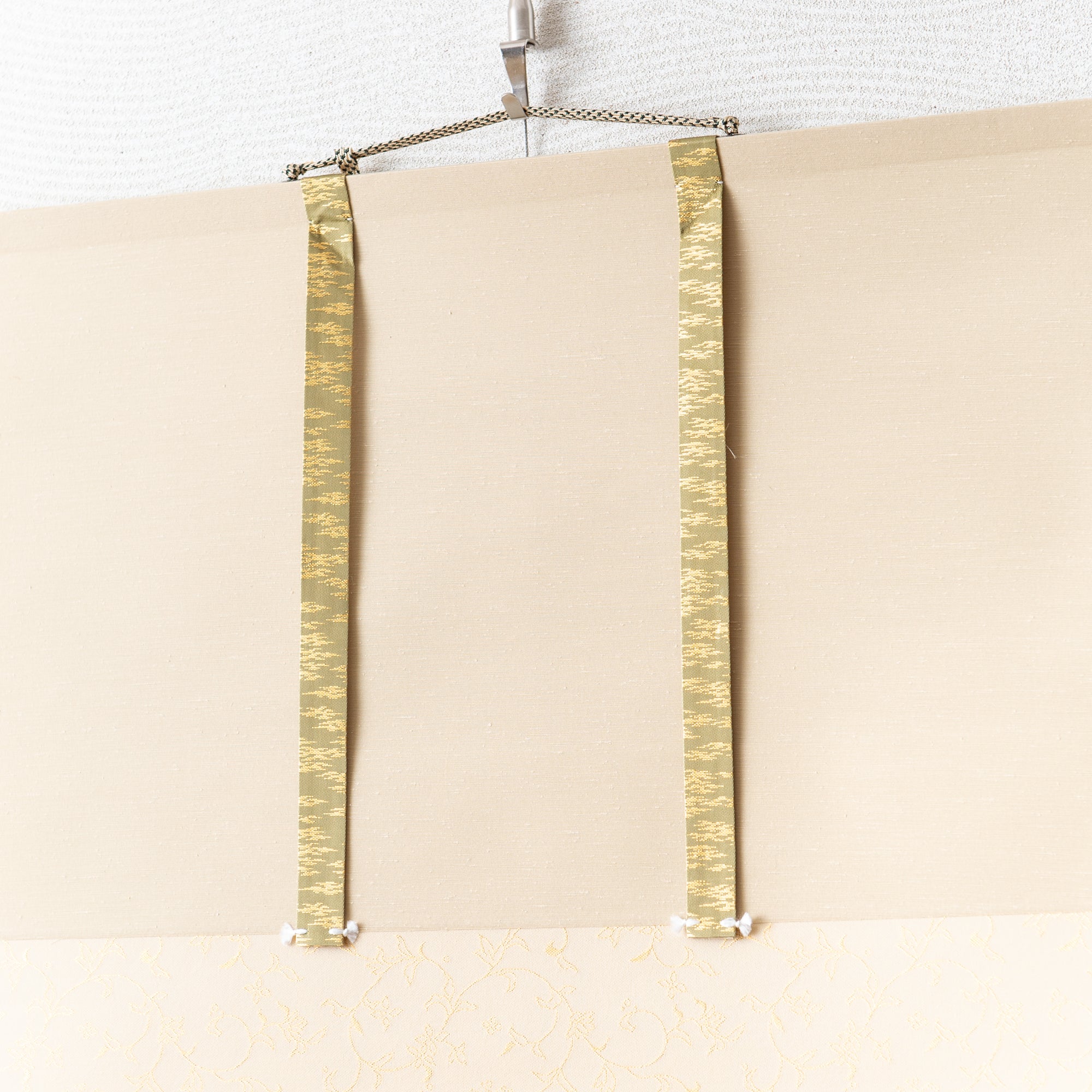 Cat and Butterfly Kakejiku Hanging Scroll