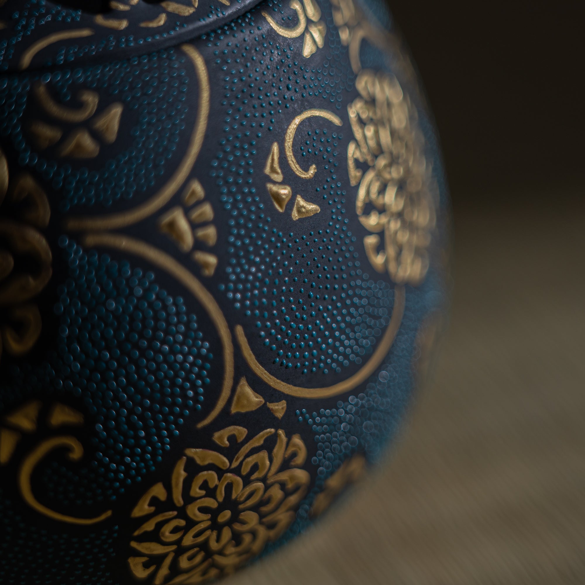 Morikin Floral Arabesque Aochibu Incense Burner