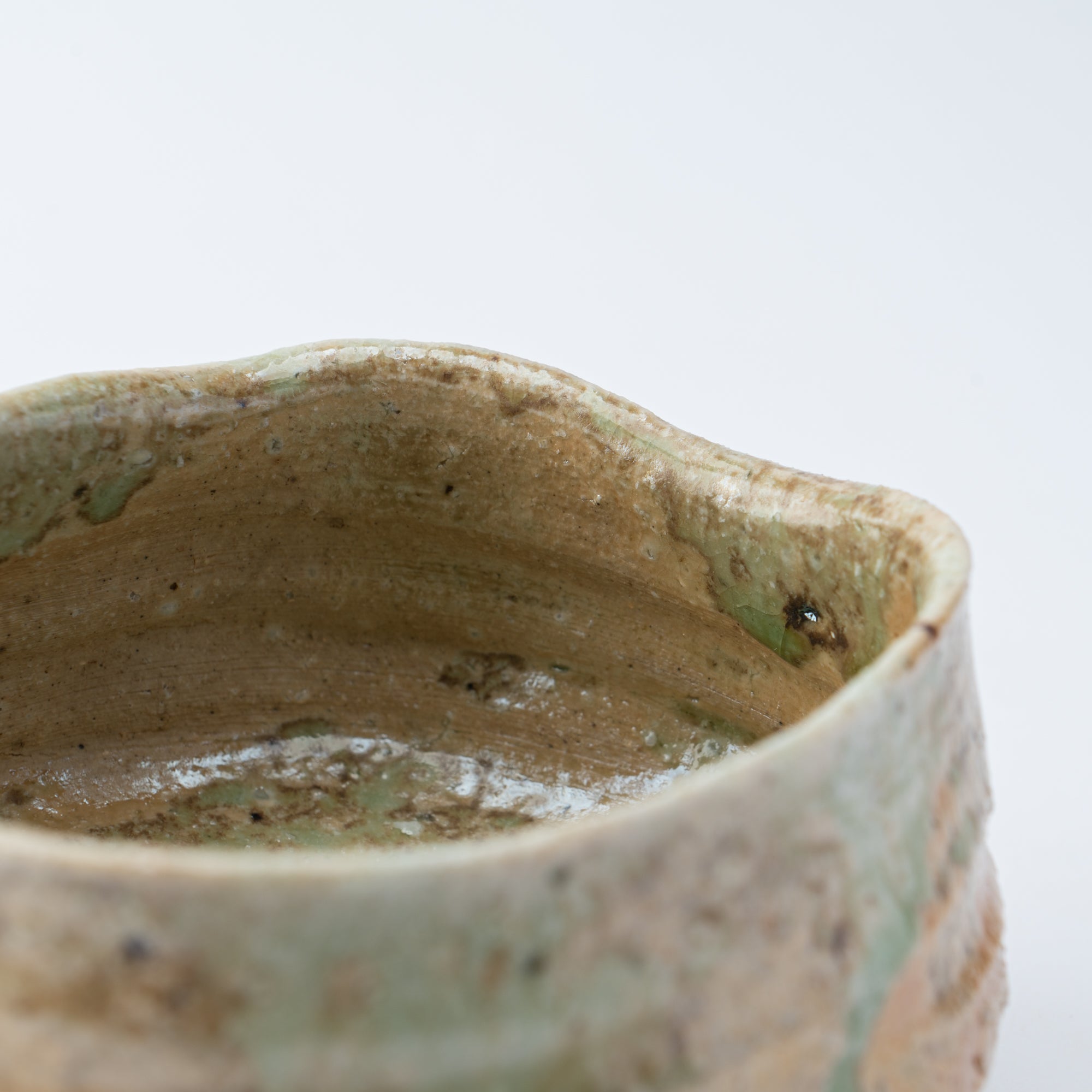 Iga Matcha-Schale mit variablem Glanz