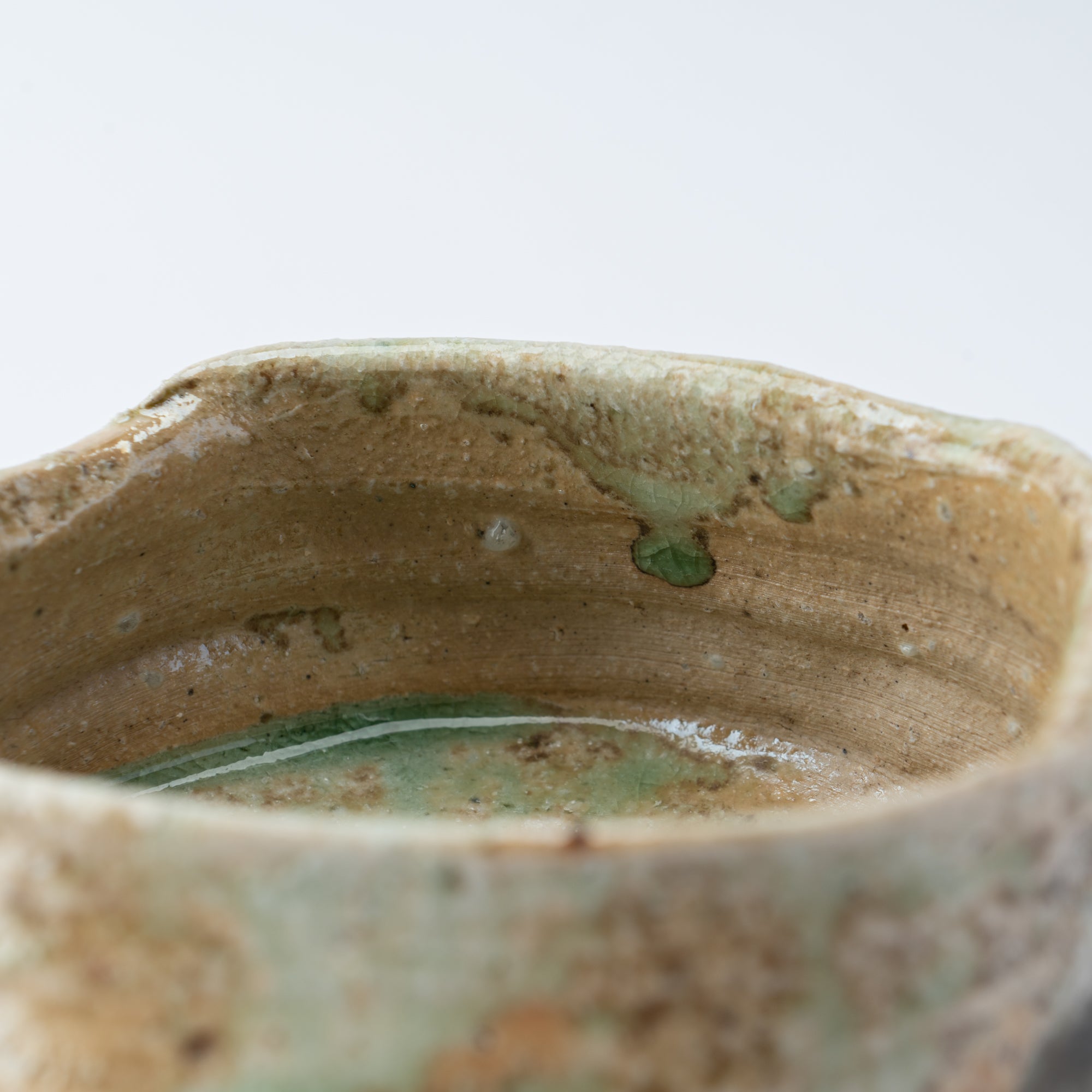 Iga Matcha-Schale mit variablem Glanz
