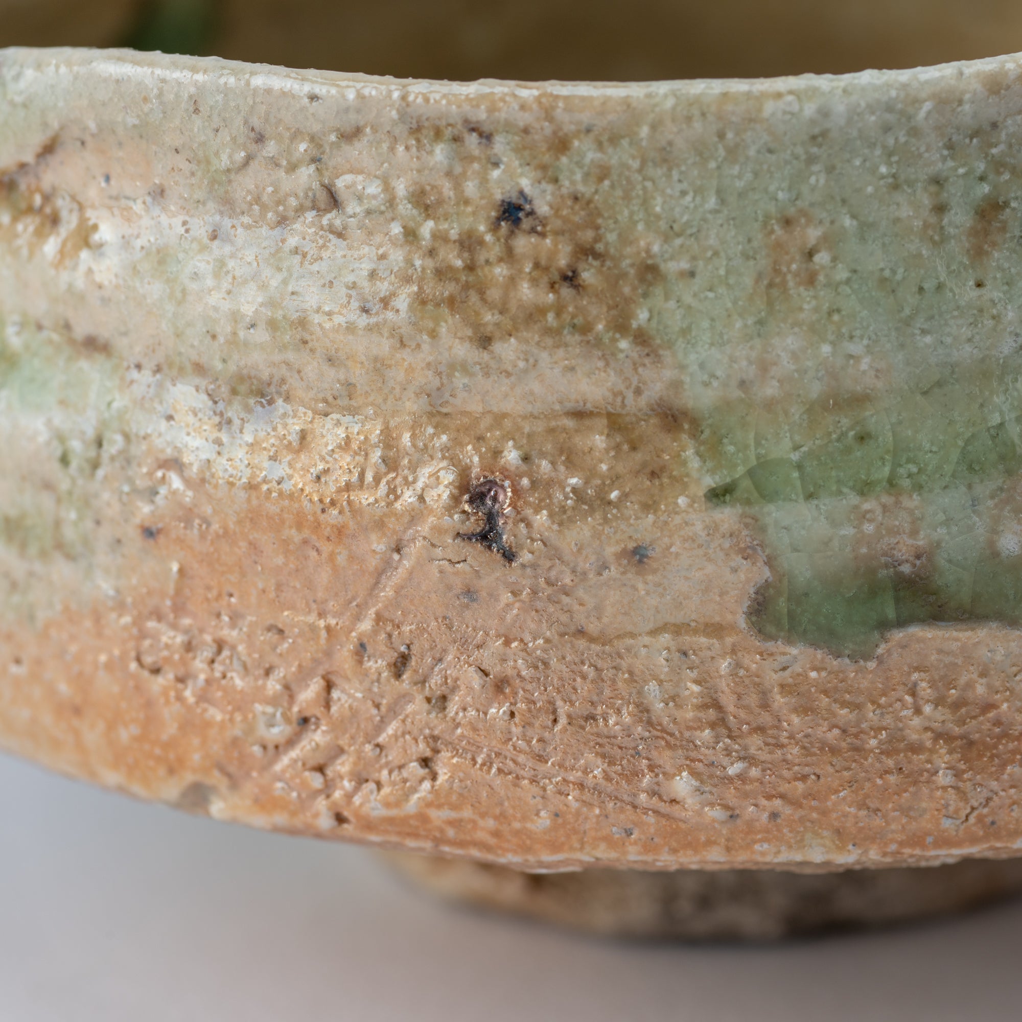 Iga Matcha-Schale mit variablem Glanz