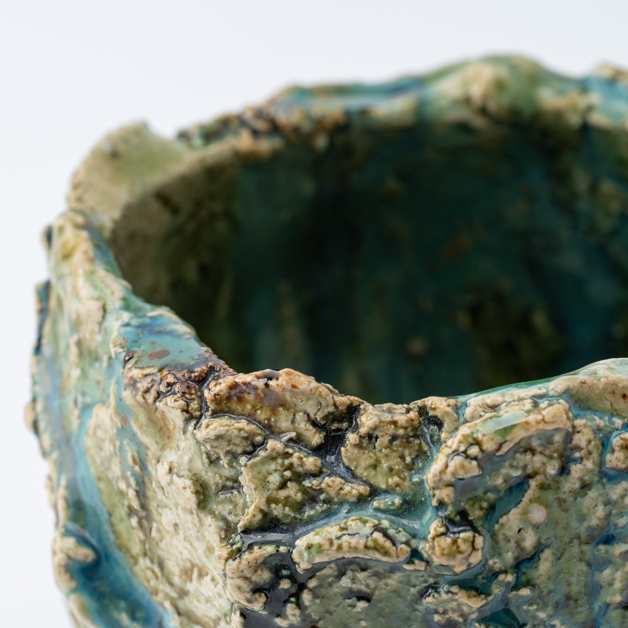Oribe Earthen Wave Matcha Bowl