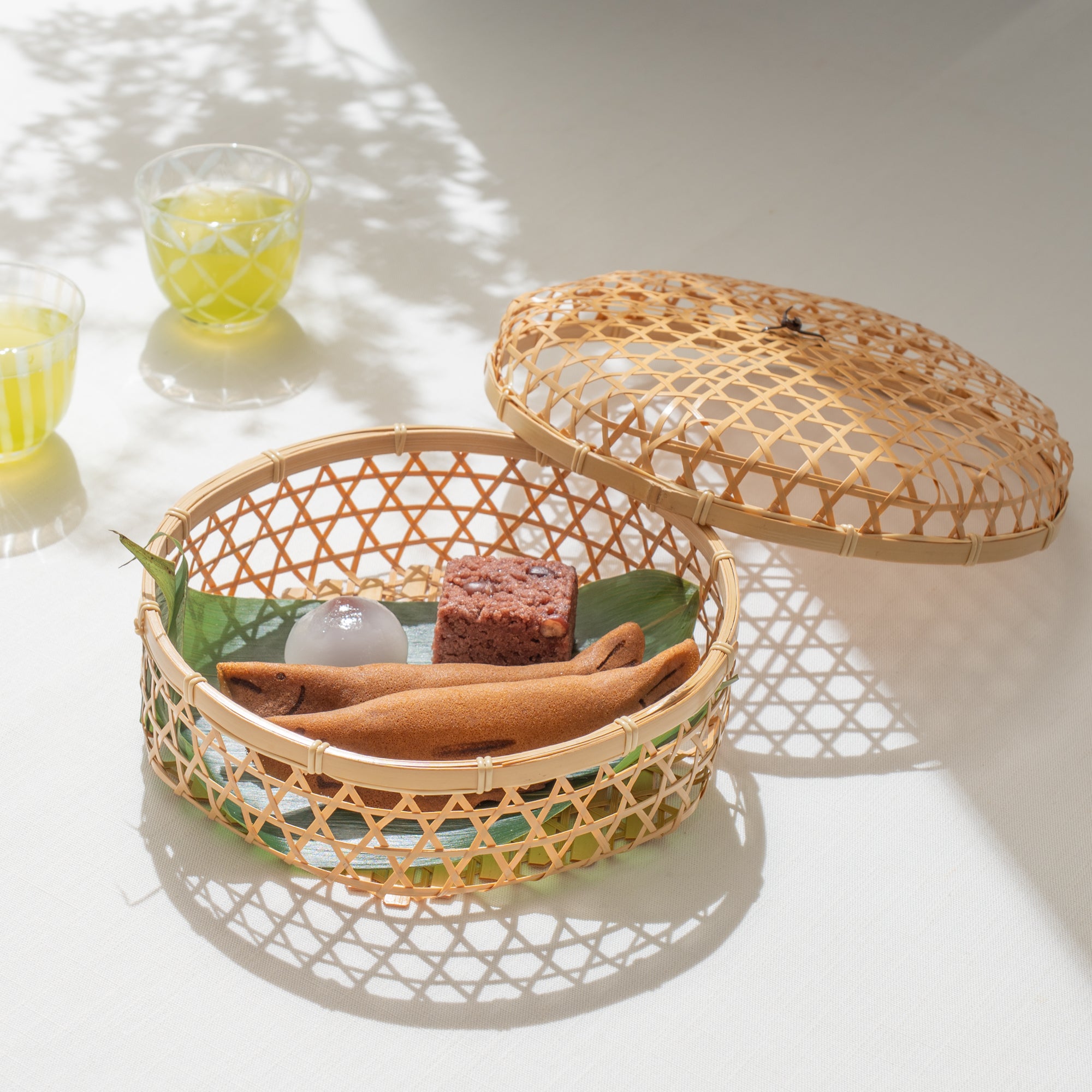 Hexagon Weave Bamboo Basket with Lid