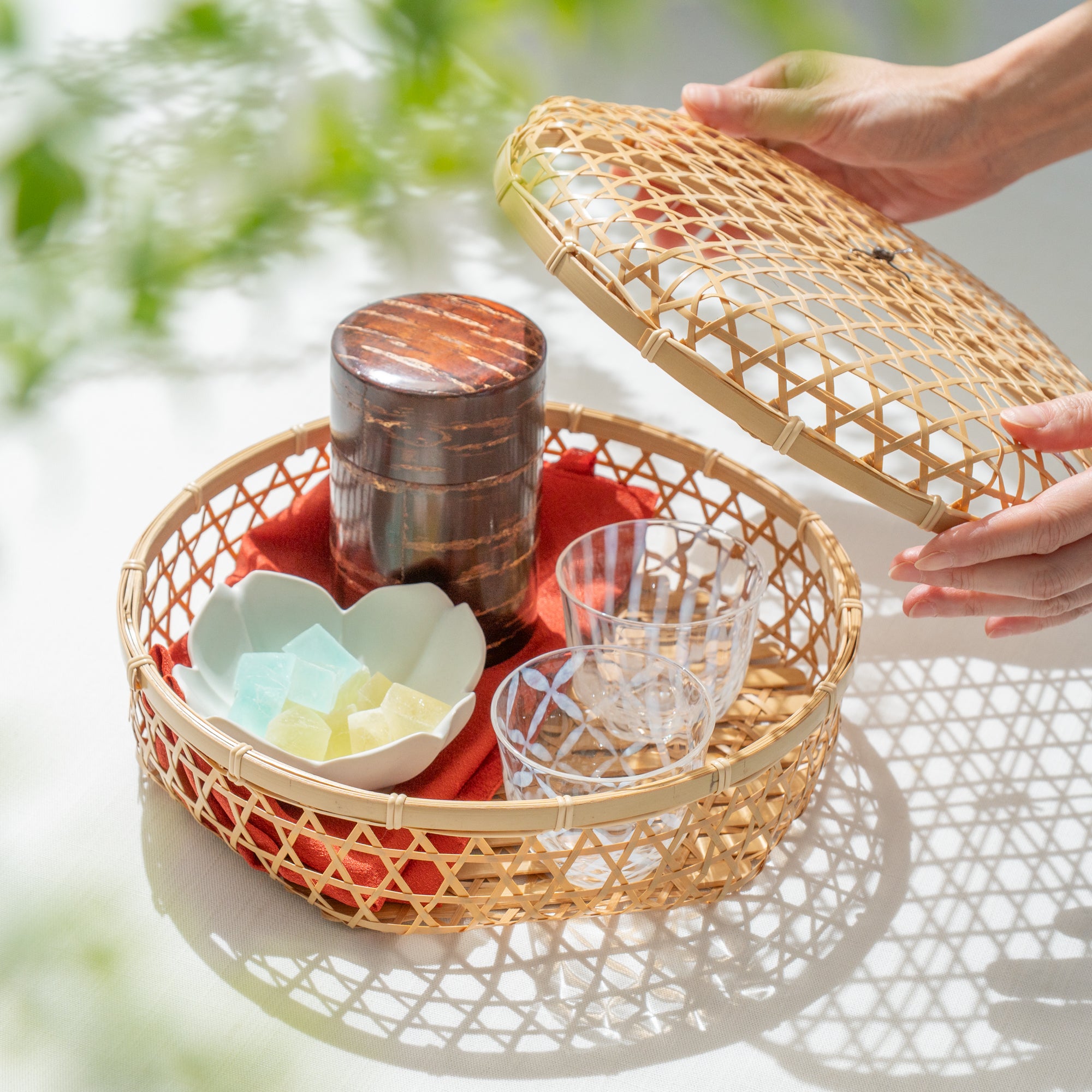 Hexagon Weave Bamboo Basket with Lid