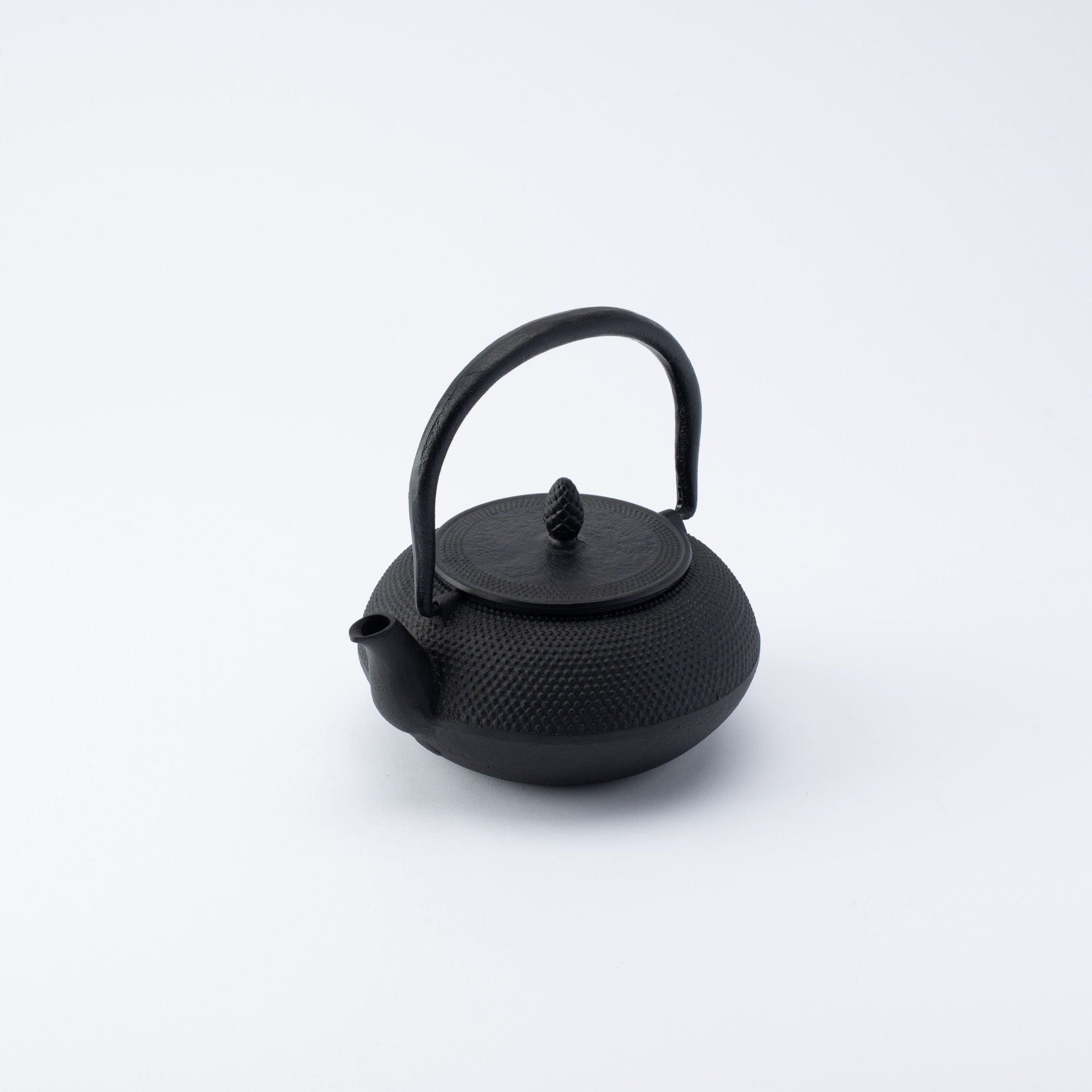 Arare Cast Iron Kettle 20.3 fl oz