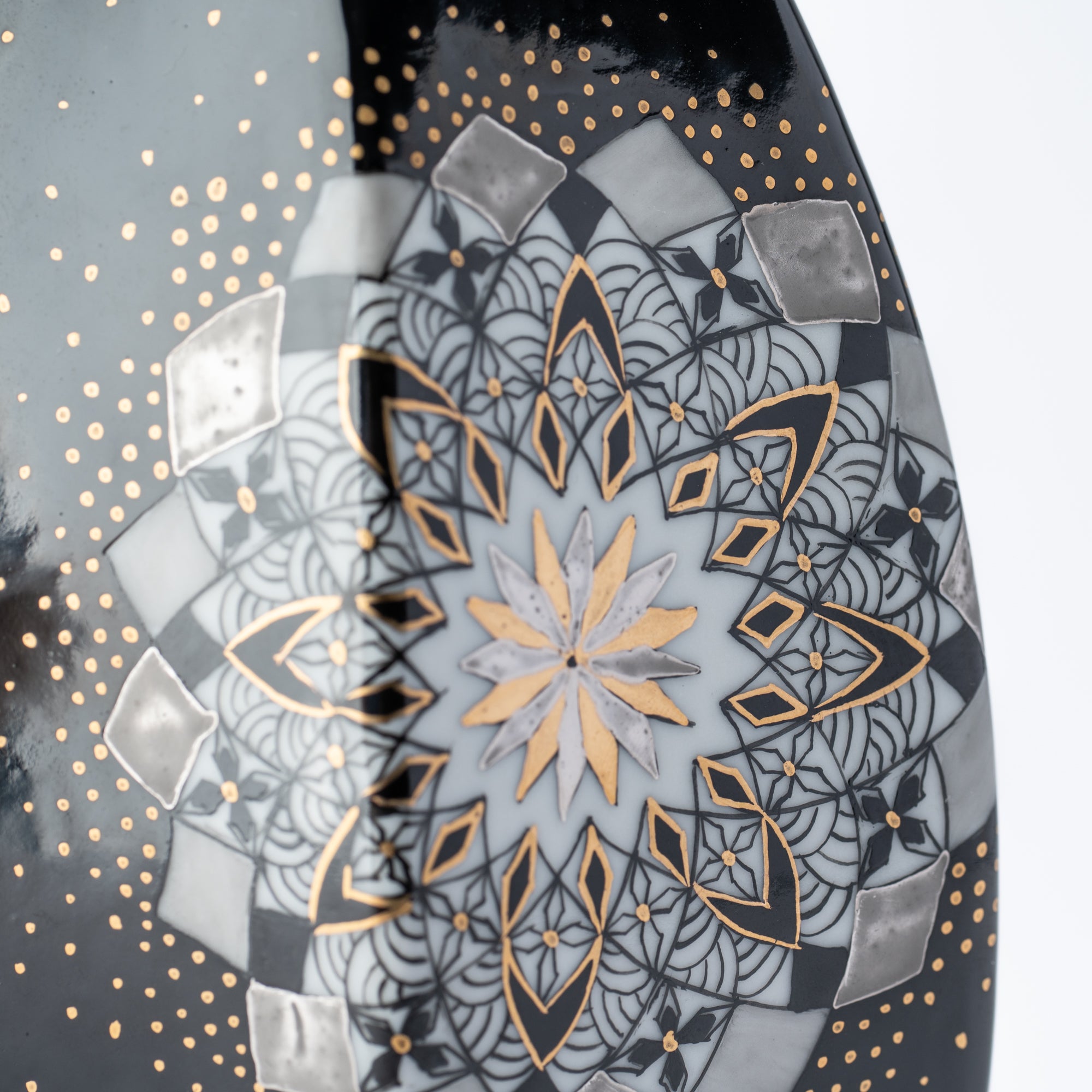 Black Kaleidoscope Bloom Japanese Single Flower Vase