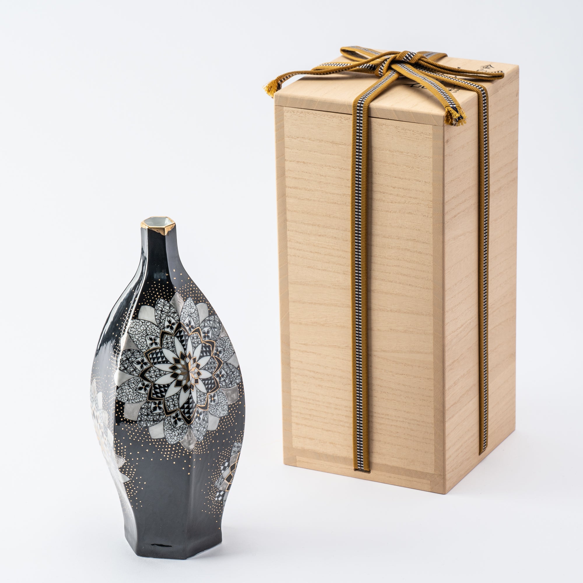 Black Kaleidoscope Bloom Japanese Single Flower Vase