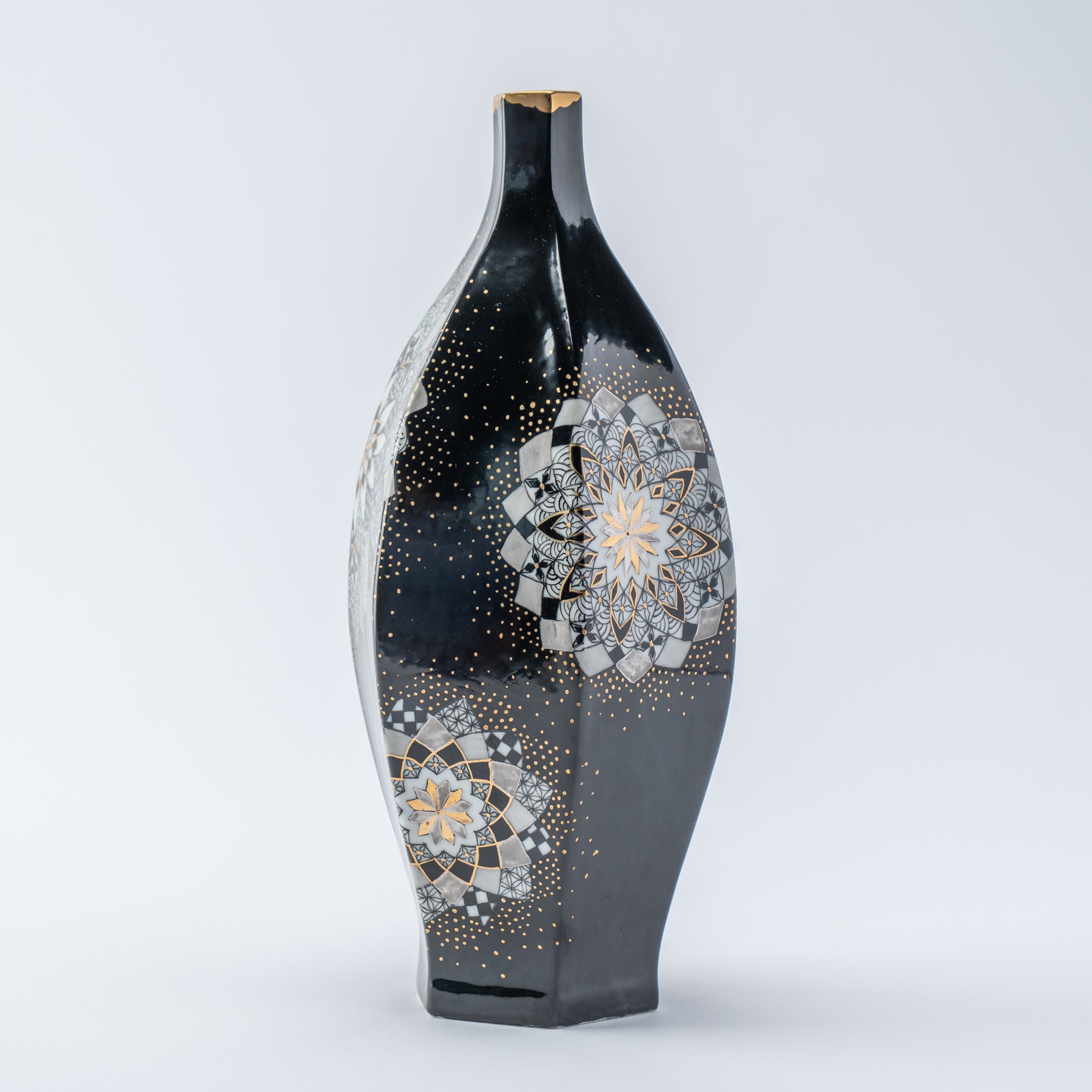 Black Kaleidoscope Bloom Japanese Single Flower Vase