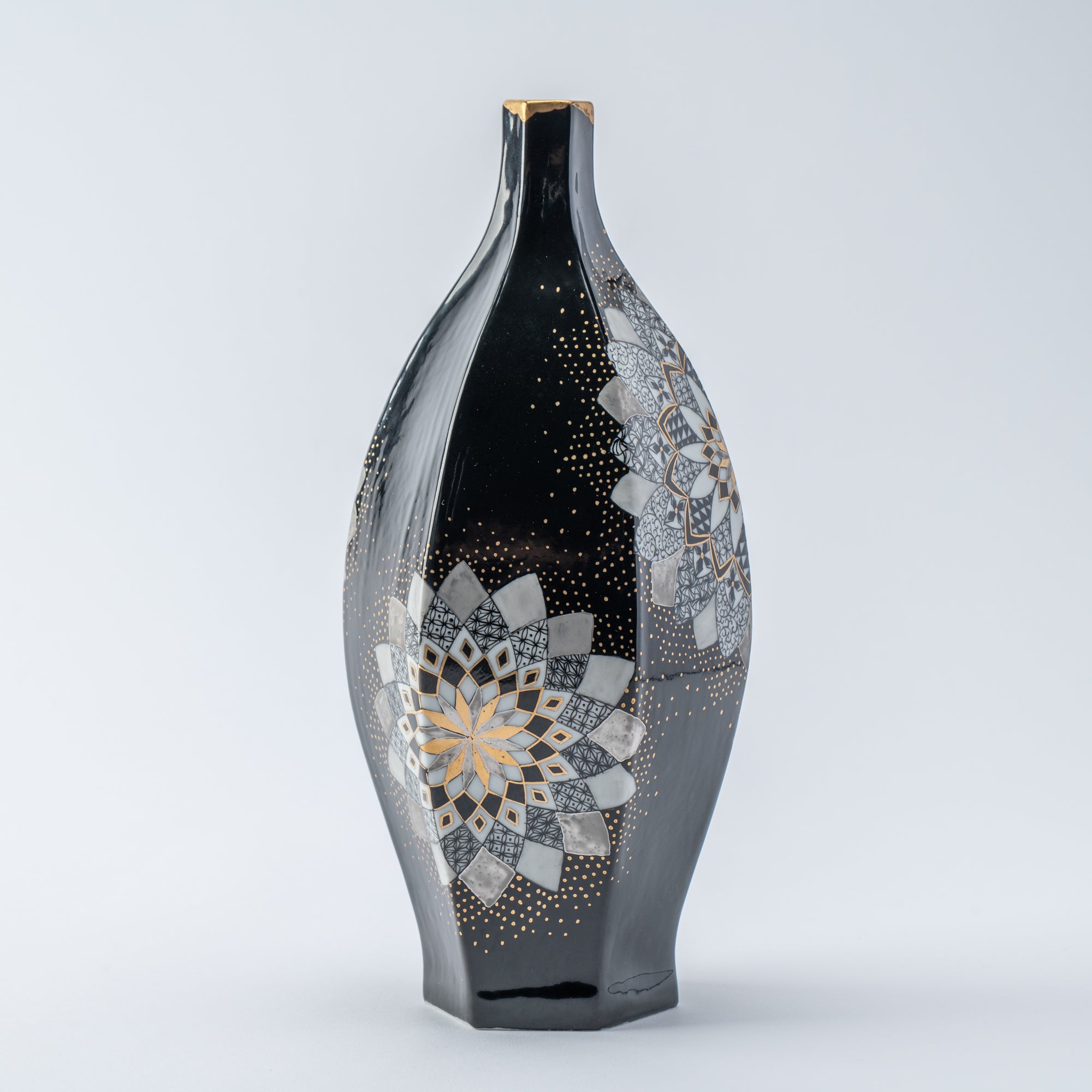 Black Kaleidoscope Bloom Japanese Single Flower Vase