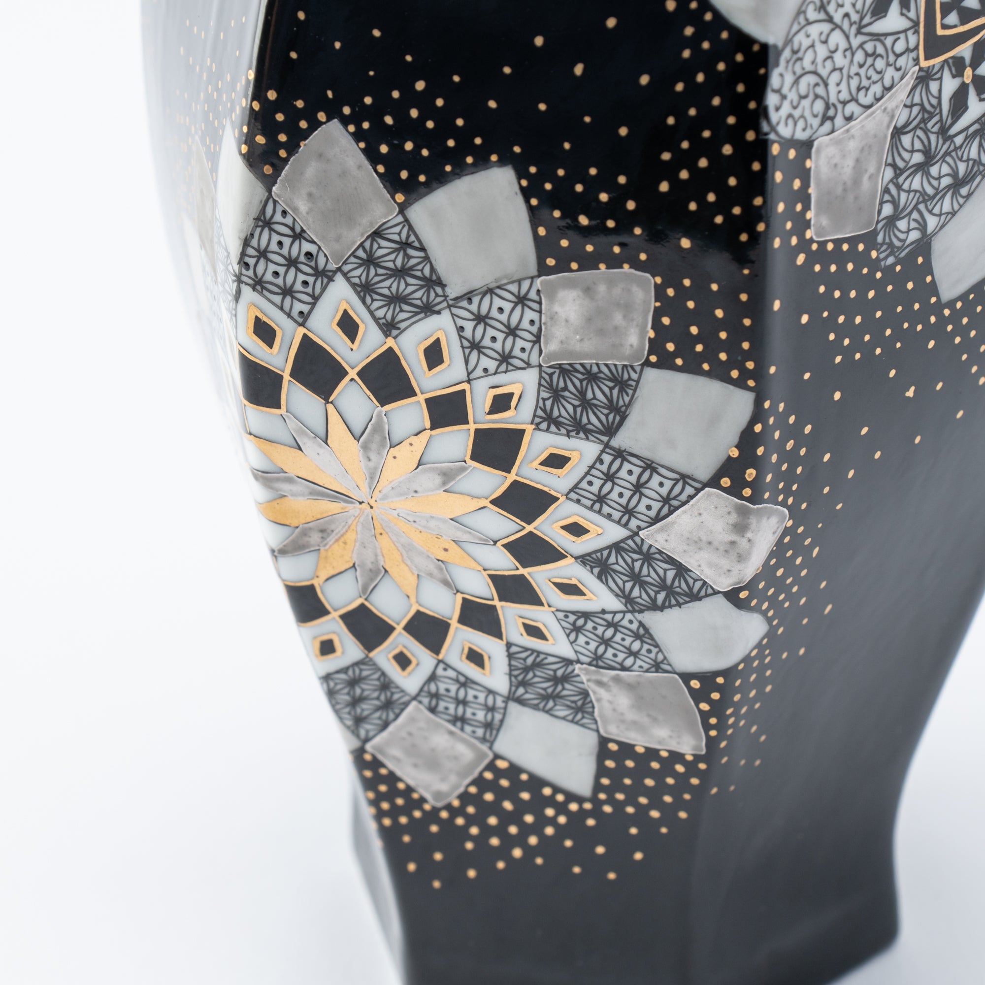 Black Kaleidoscope Bloom Japanese Single Flower Vase
