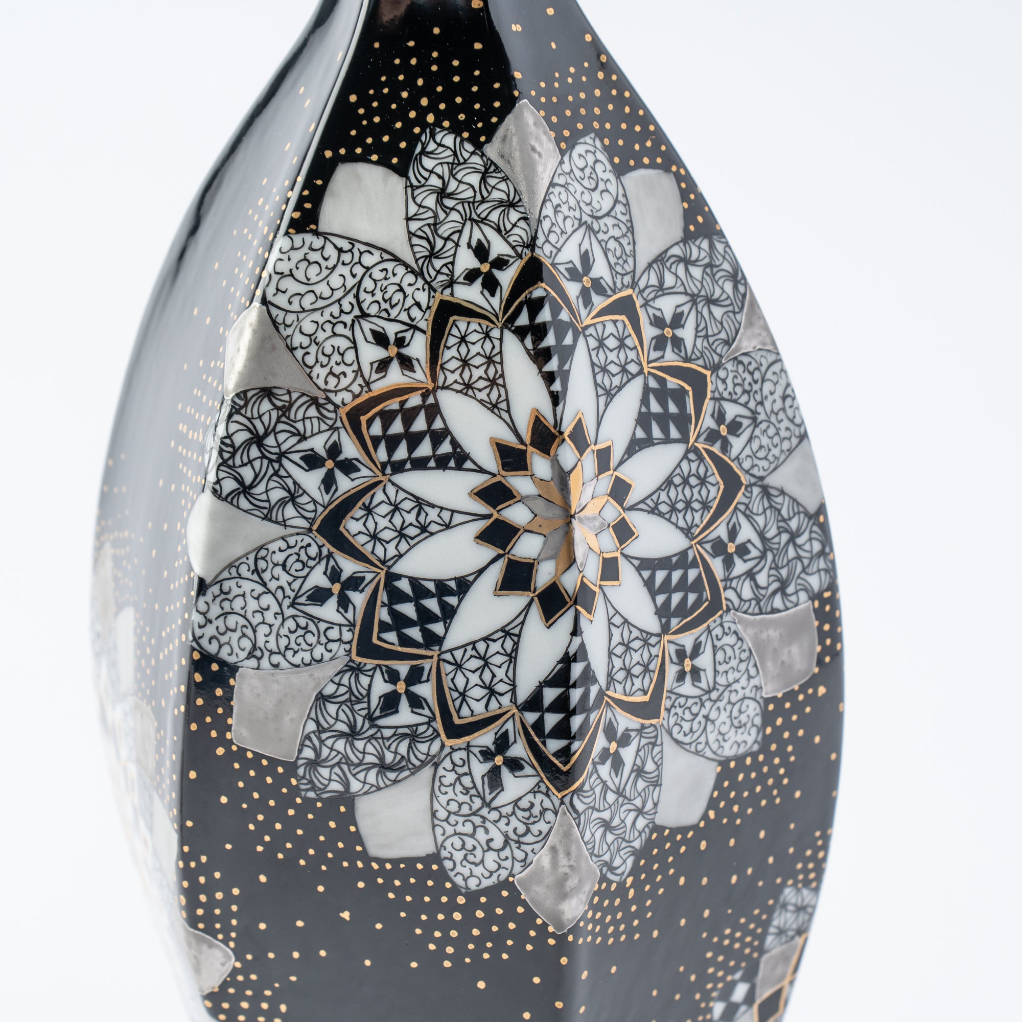Black Kaleidoscope Bloom Japanese Single Flower Vase