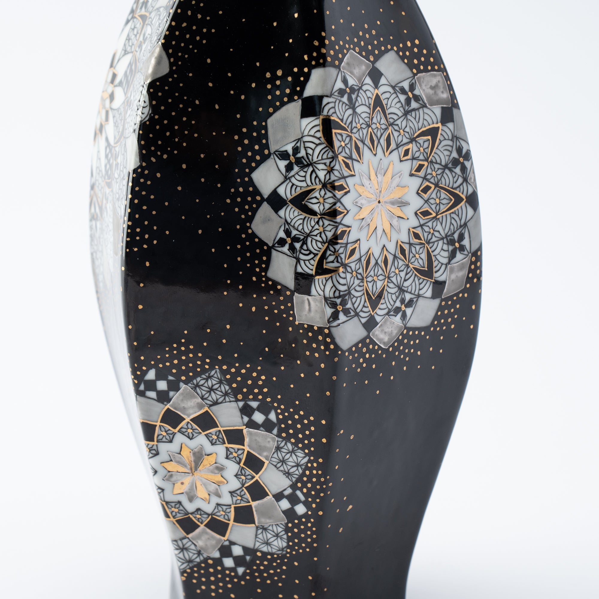 Black Kaleidoscope Bloom Japanese Single Flower Vase