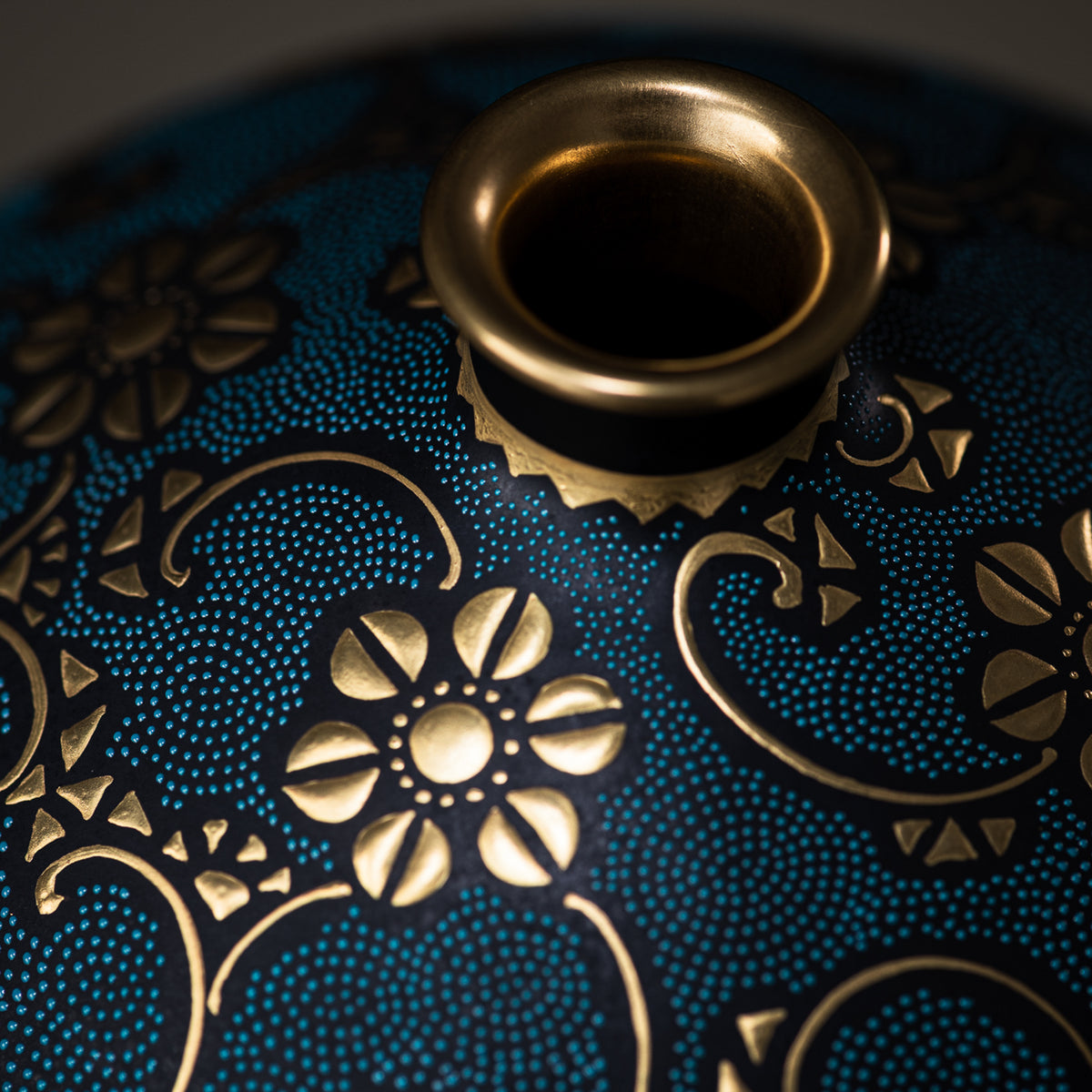 Morikin Floral Arabesque Aochibu Ovale Vase