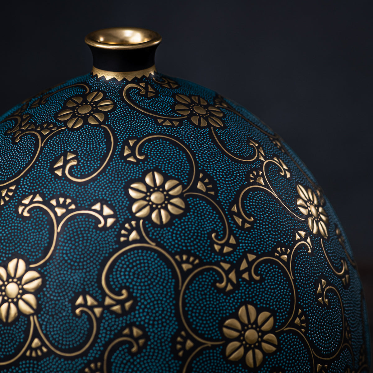 Morikin Floral Arabesque Aochibu Ovale Vase