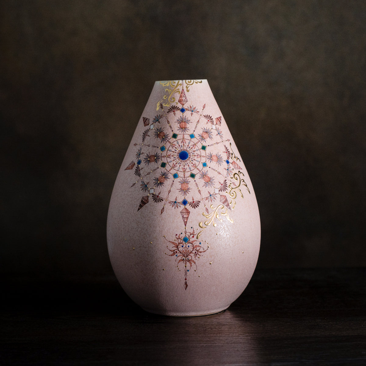 Ebicha-Saibyo Palace in the Haze Flower Vase