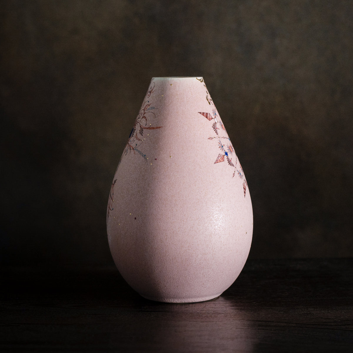 Ebicha-Saibyo Palace in the Haze Flower Vase