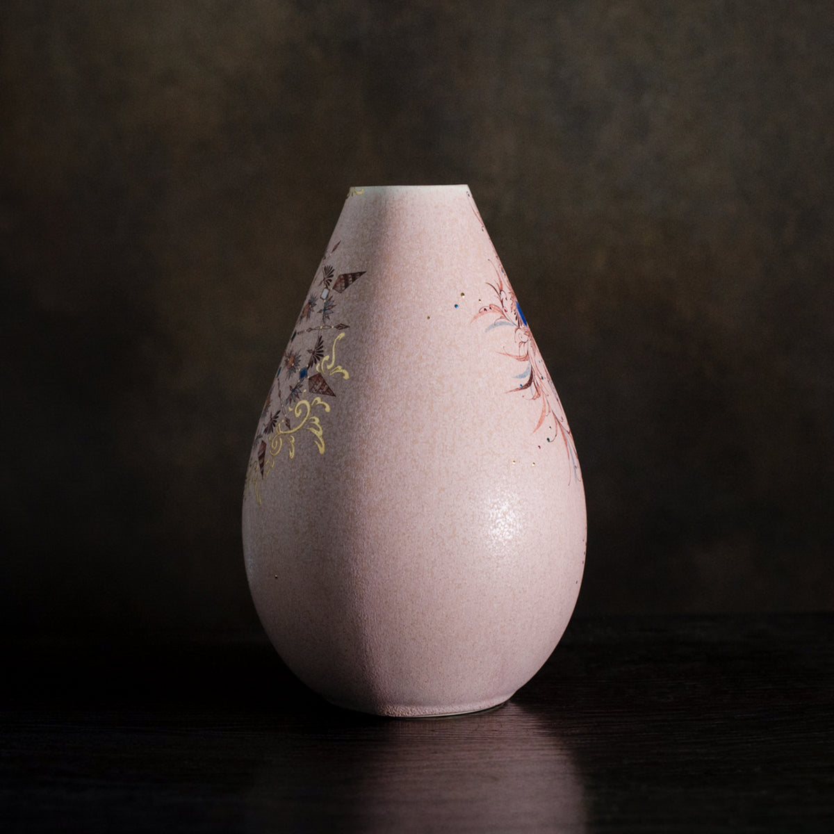 Ebicha-Saibyo Palace in the Haze Flower Vase