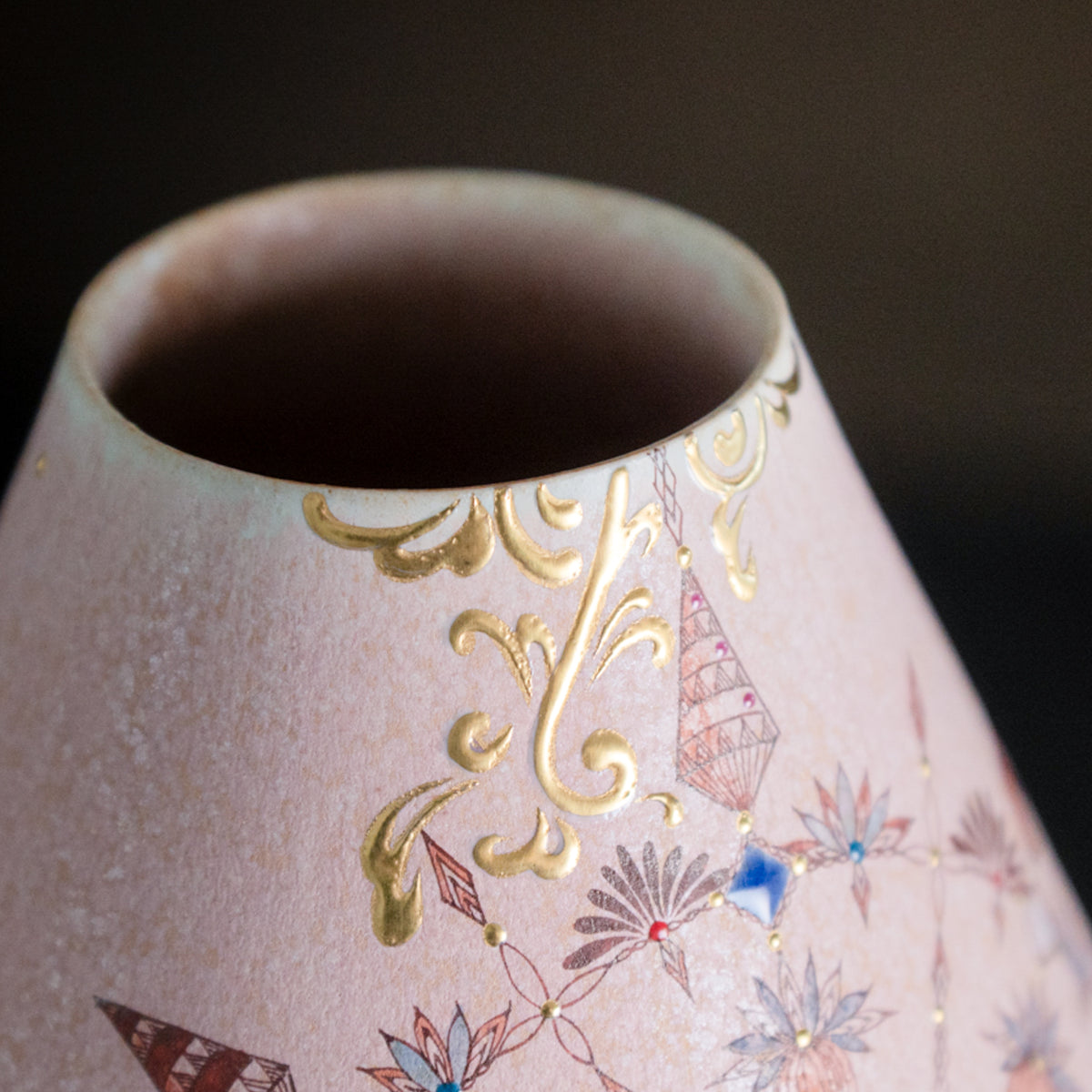 Ebicha-Saibyo Palace in the Haze Flower Vase