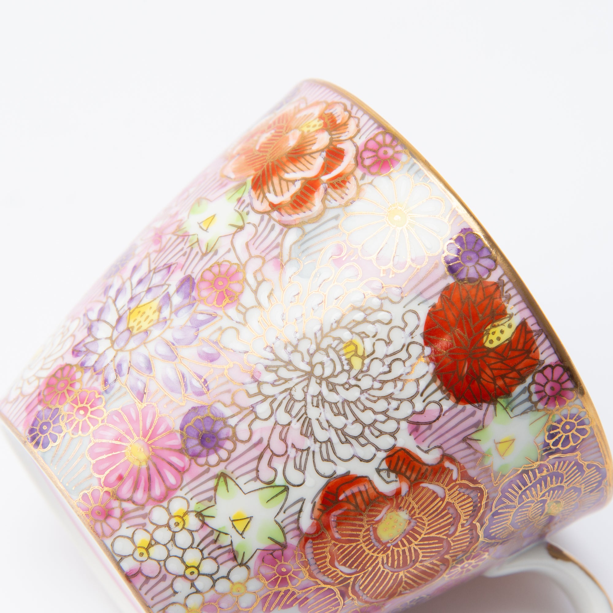 Taza floral con borde dorado de Hanazume