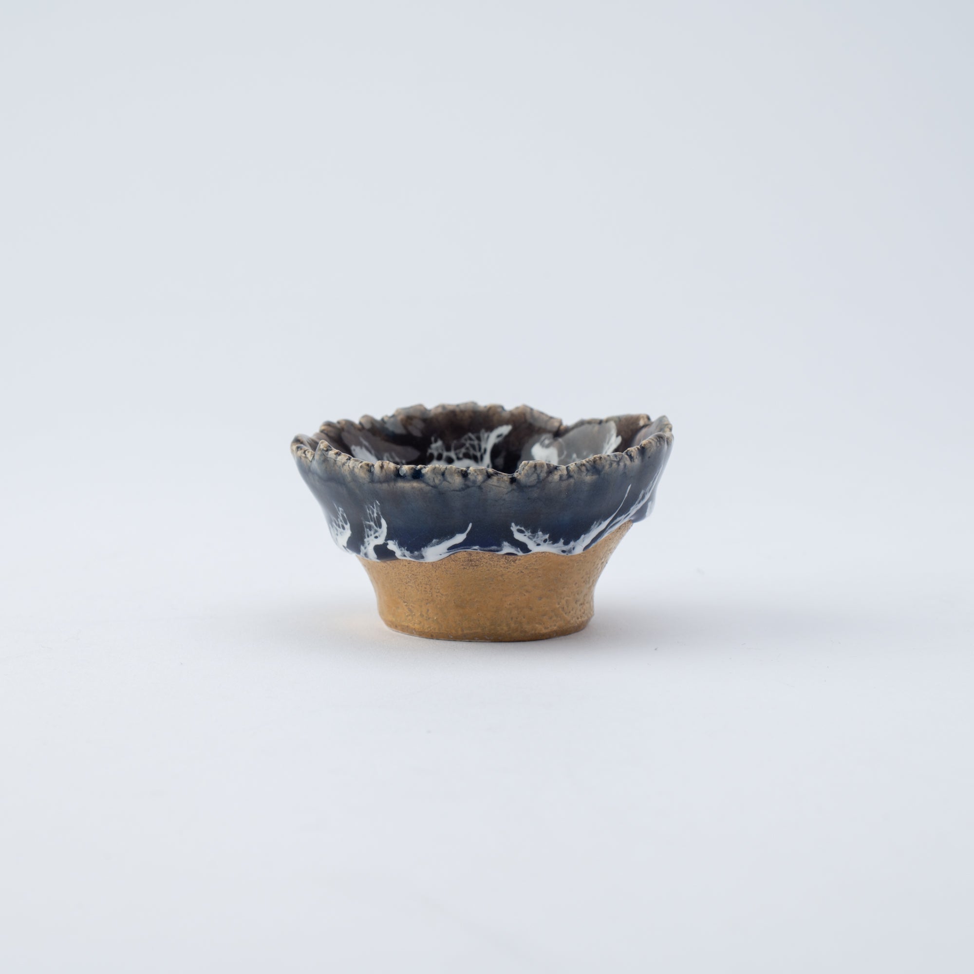 Sazameku Indigo Blue Guinomi Sake Cup