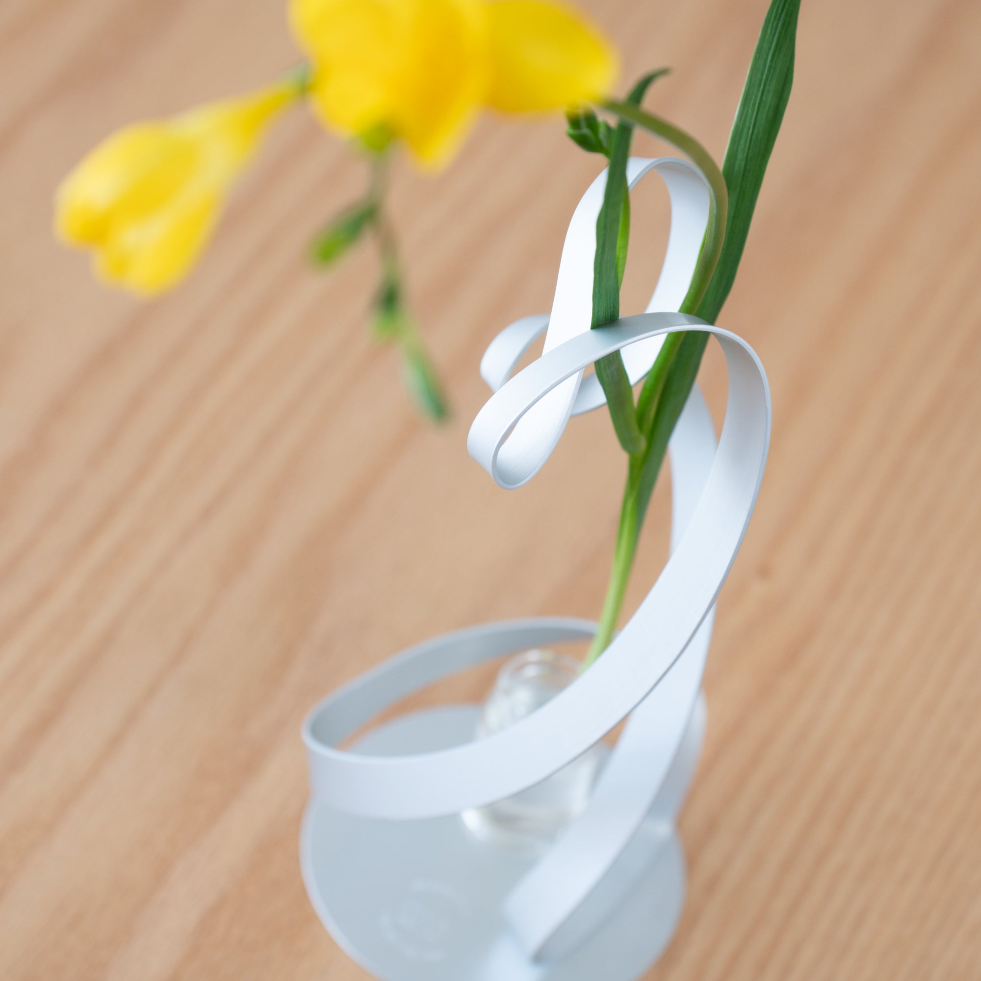 ALART Aluminum TWIST Single Flower Vase L - MUSUBI KILN - Quality Japanese Tableware and Gift