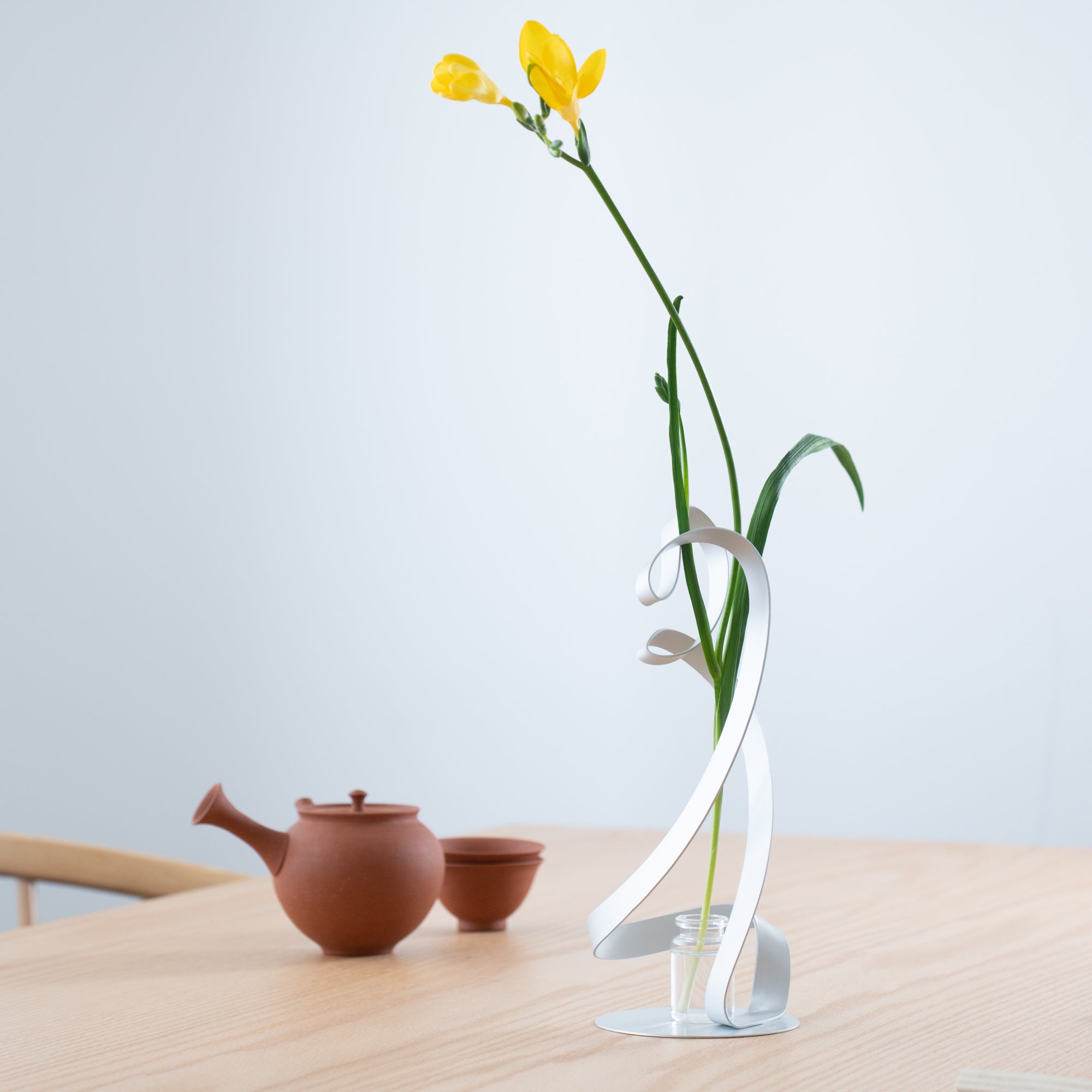 ALART Aluminum TWIST Single Flower Vase L - MUSUBI KILN - Quality Japanese Tableware and Gift