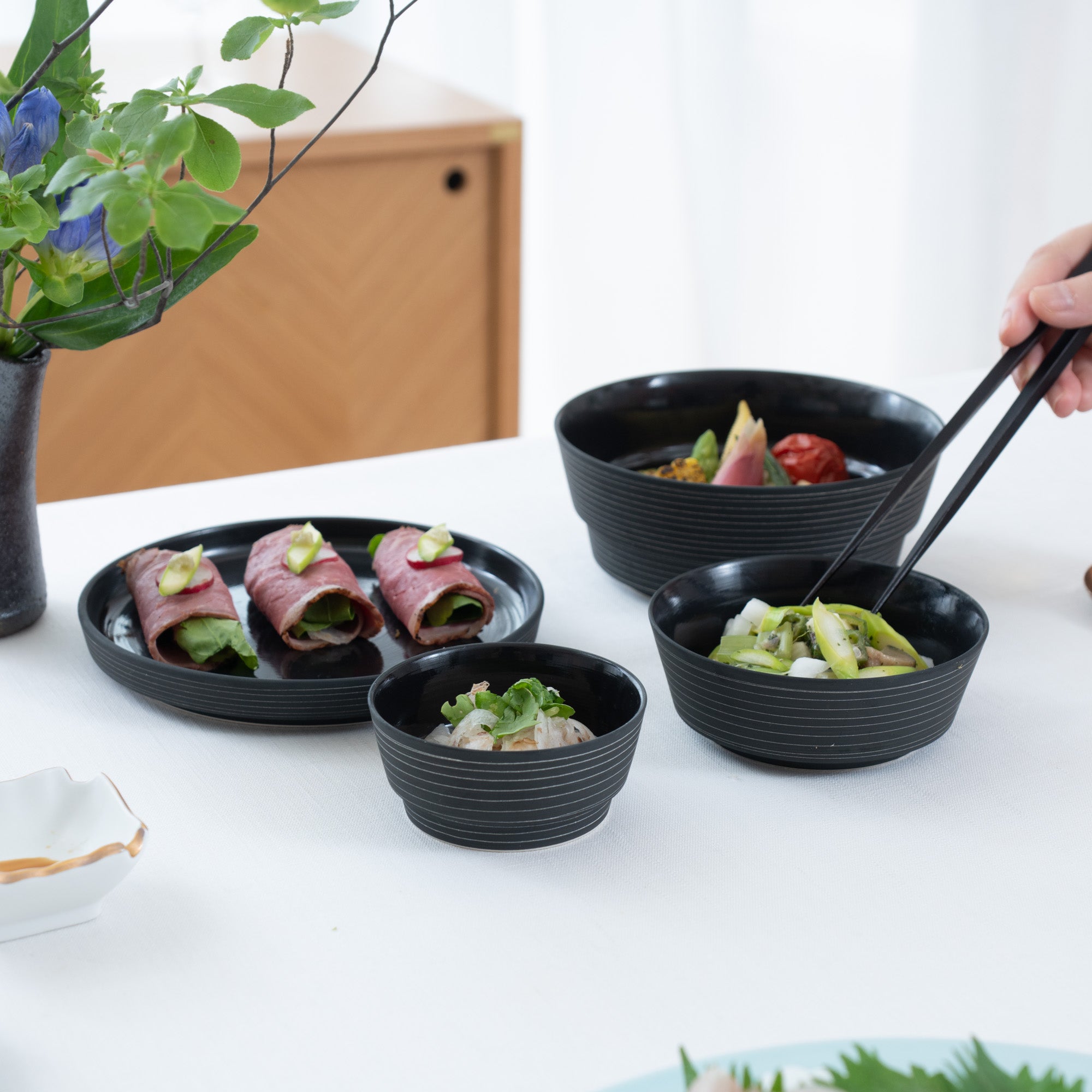 Arita Porcelain Lab Black Line Conic Modern Jubako Bento Box - MUSUBI KILN - Quality Japanese Tableware and Gift